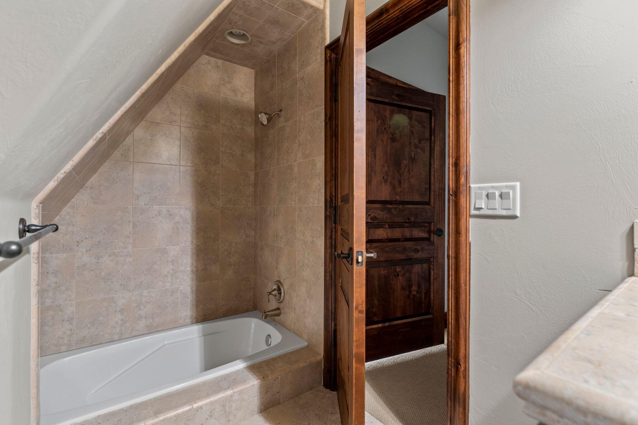 WOODS AT VALLEY VIEW - Residential