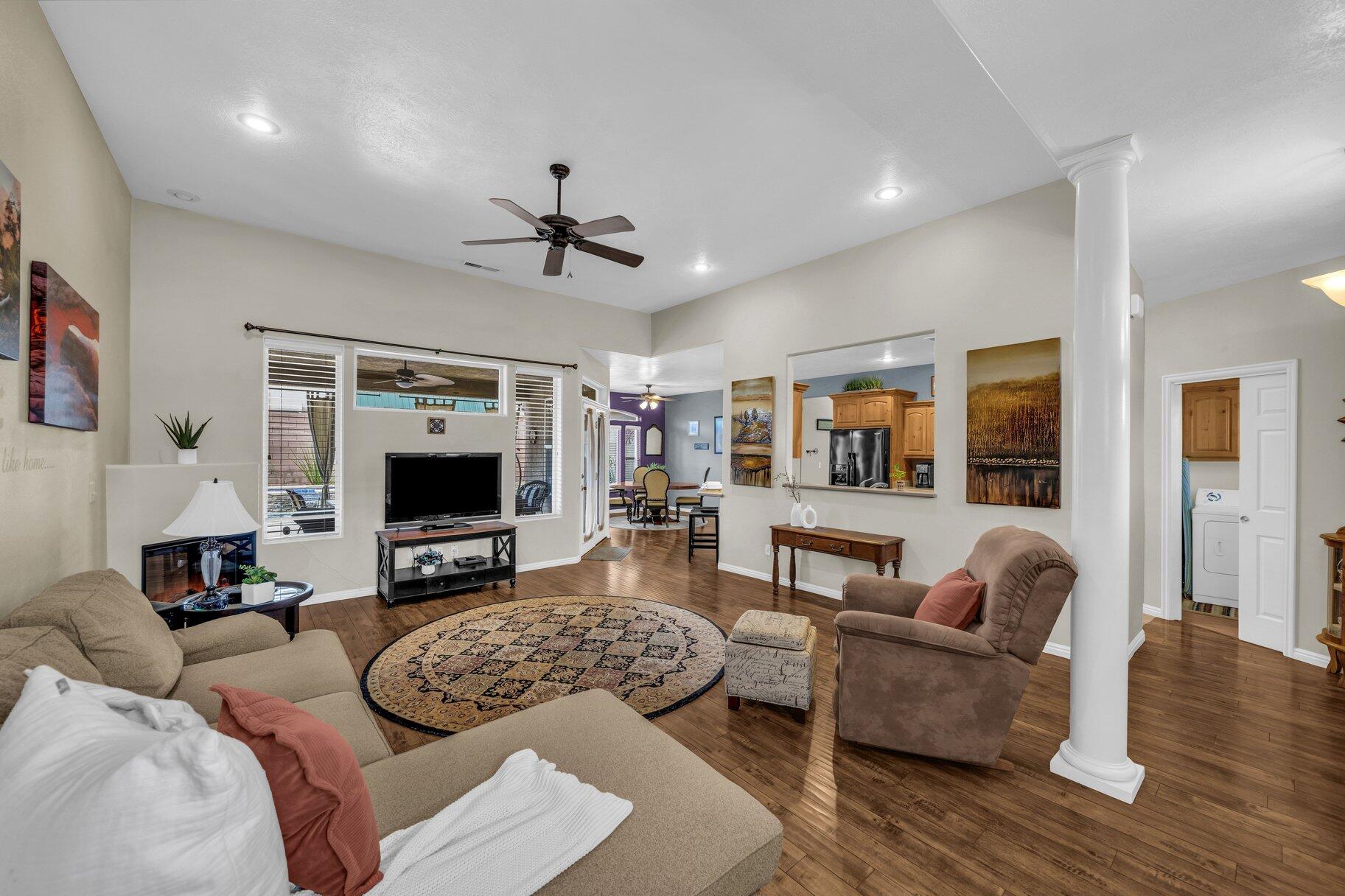 INDIAN SPRINGS - Residential