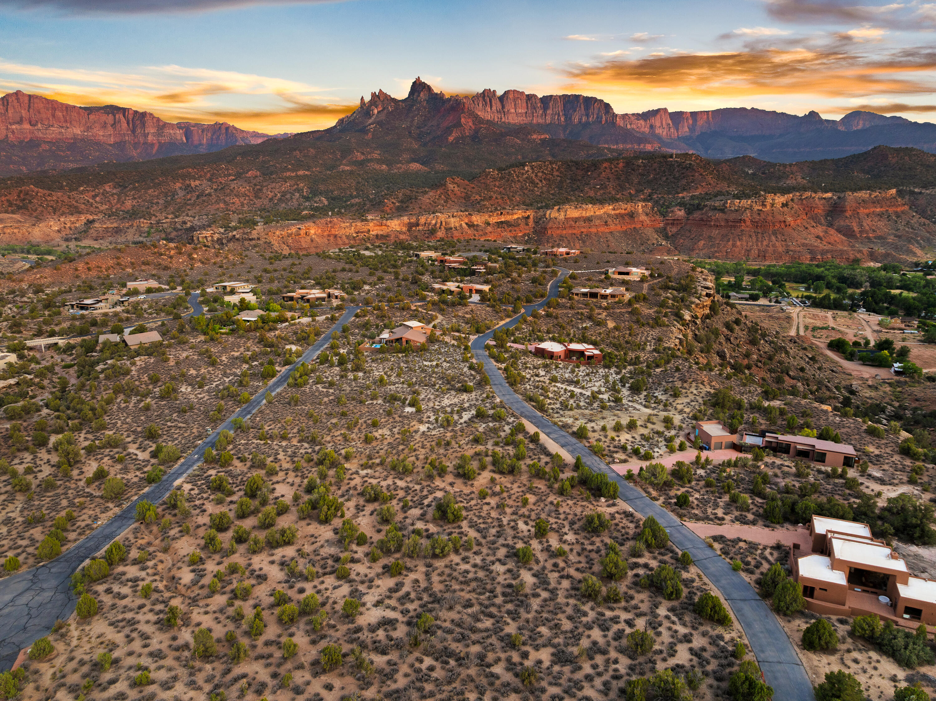 ANASAZI PLATEAU - Land