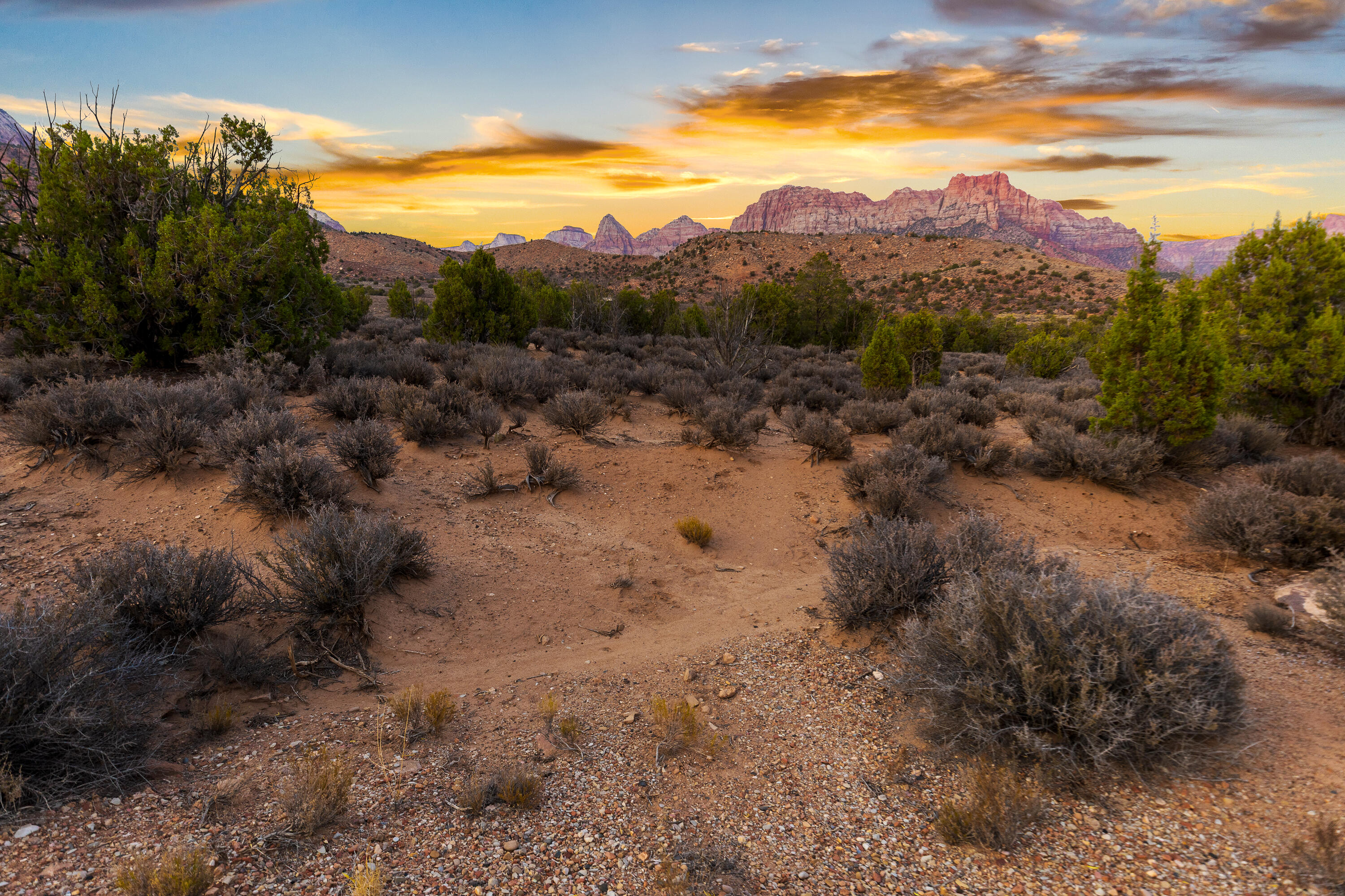 ANASAZI PLATEAU - Land