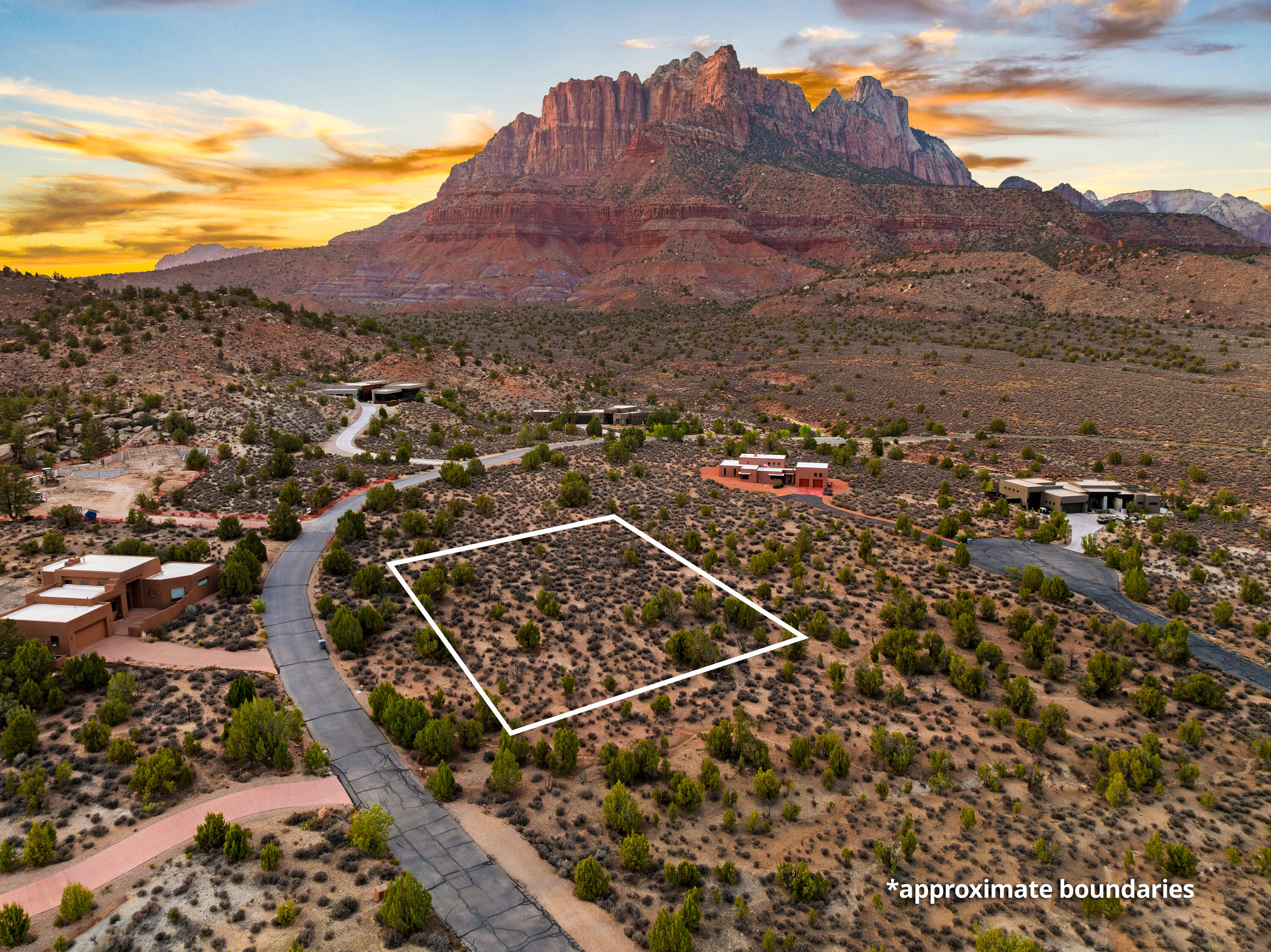 ANASAZI PLATEAU - Land