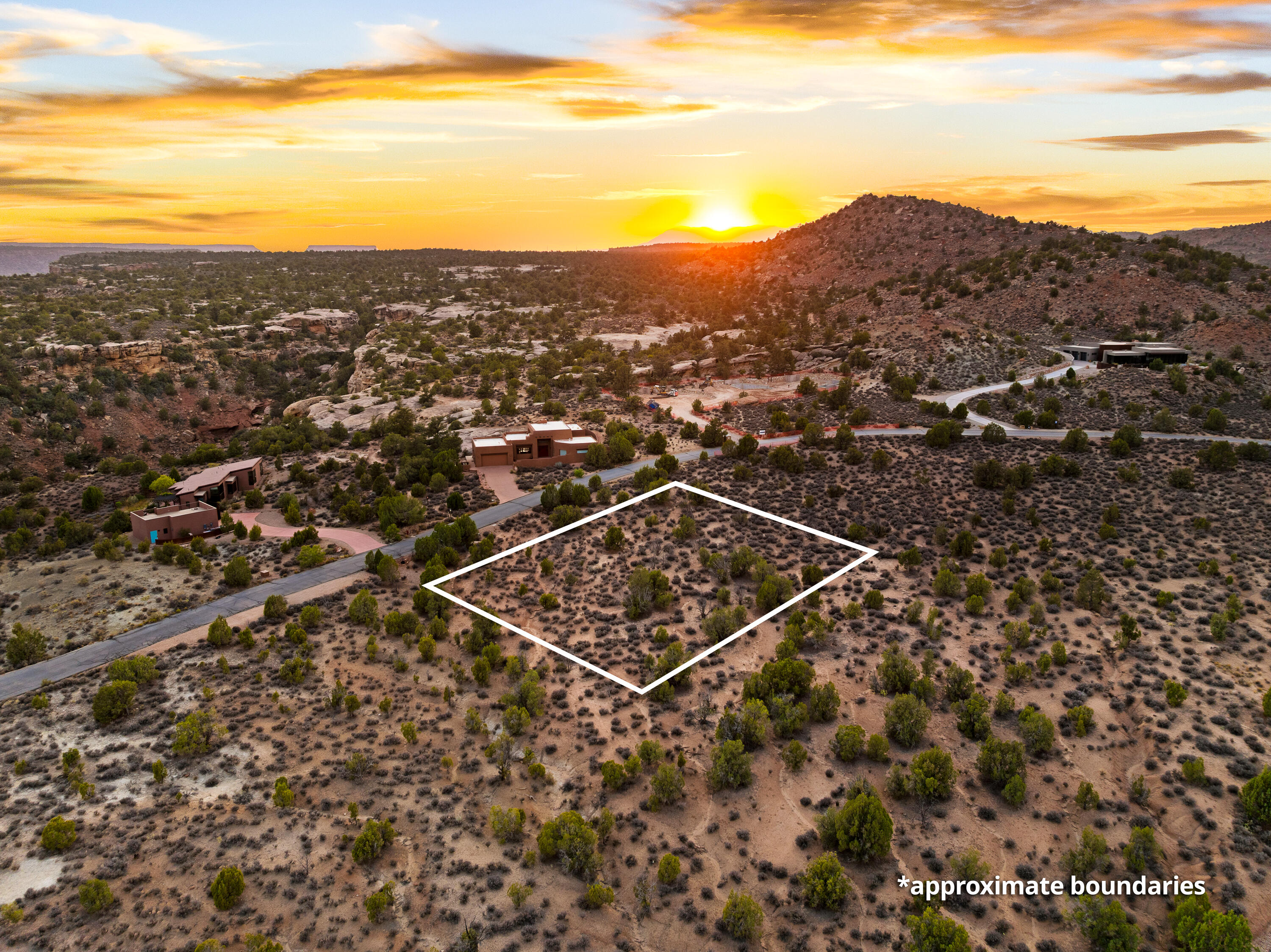 ANASAZI PLATEAU - Land