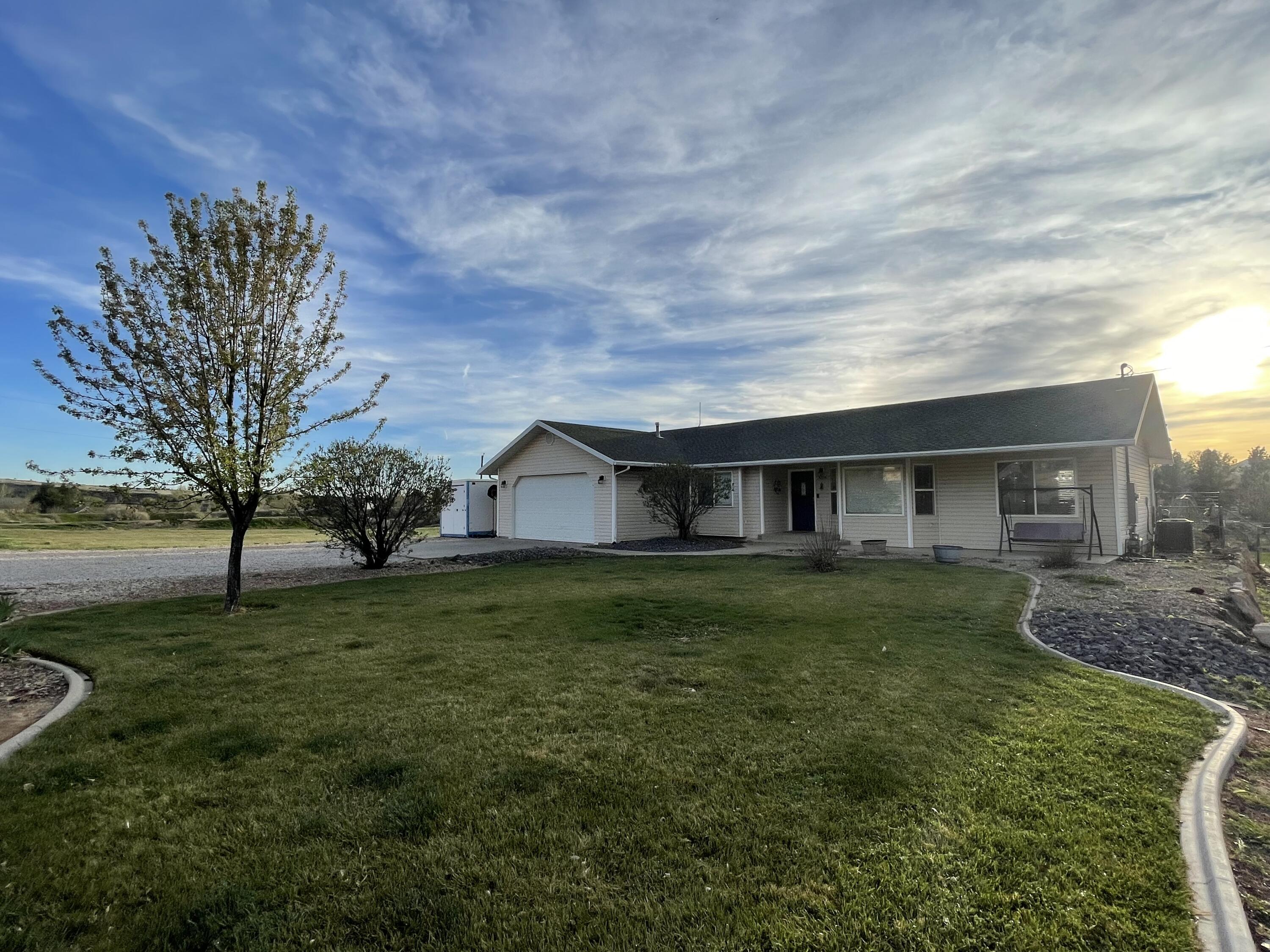 DIAMOND VALLEY ACRES - Residential