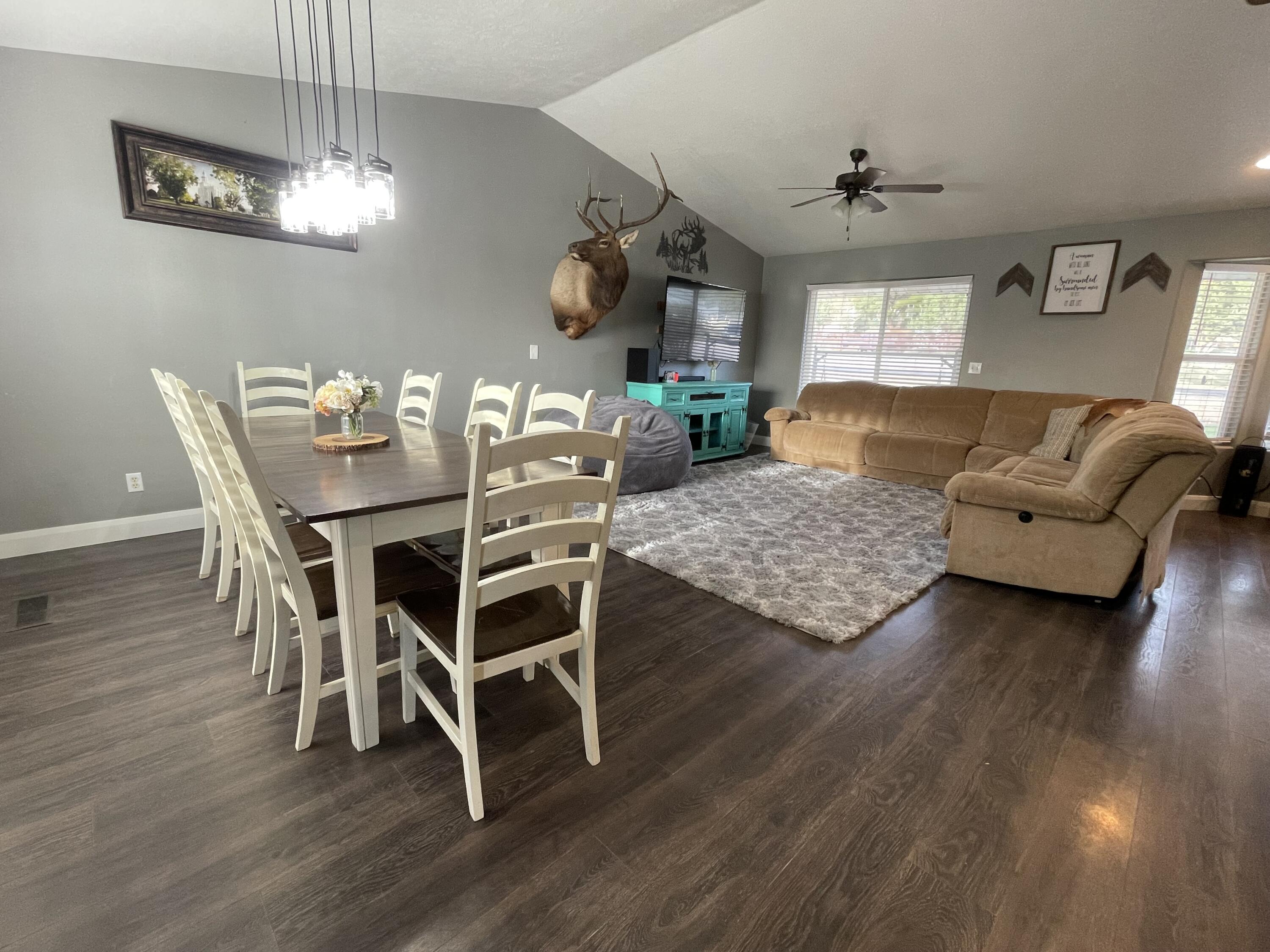 DIAMOND VALLEY ACRES - Residential