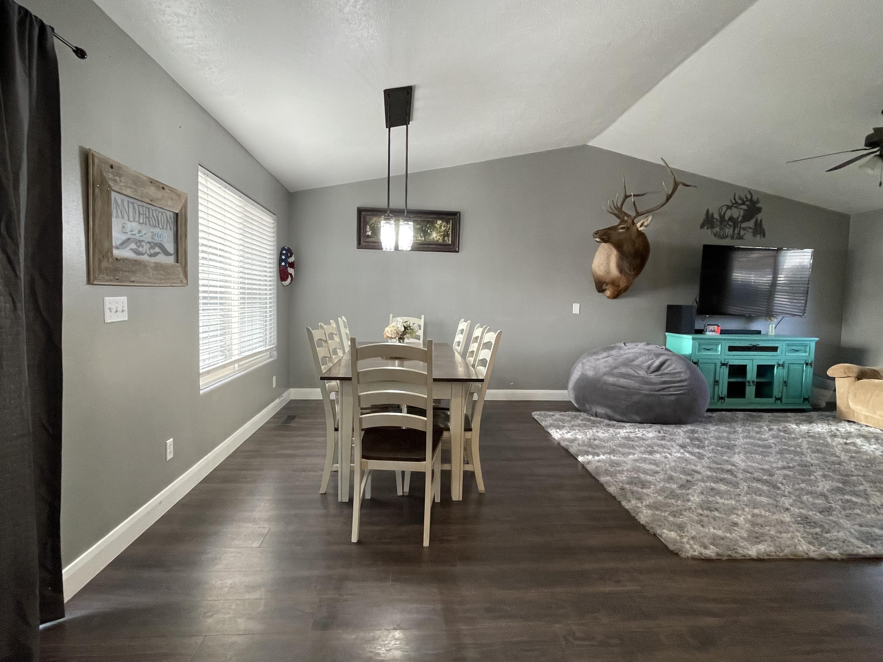 DIAMOND VALLEY ACRES - Residential