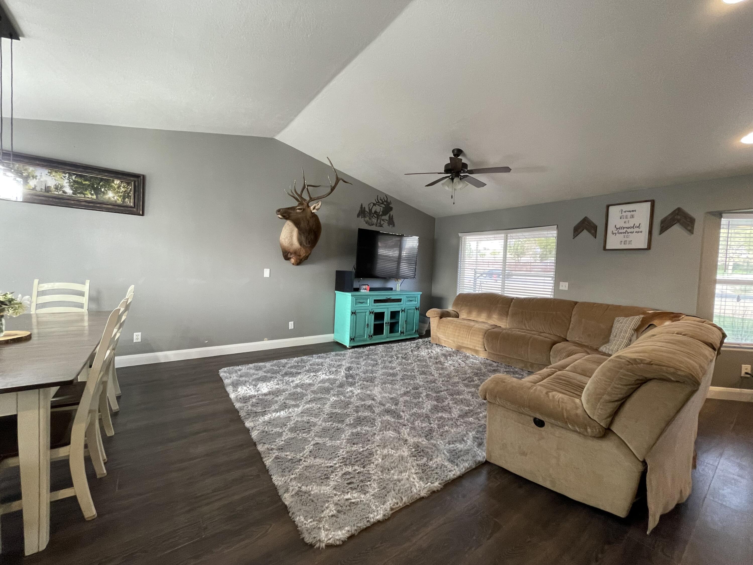 DIAMOND VALLEY ACRES - Residential