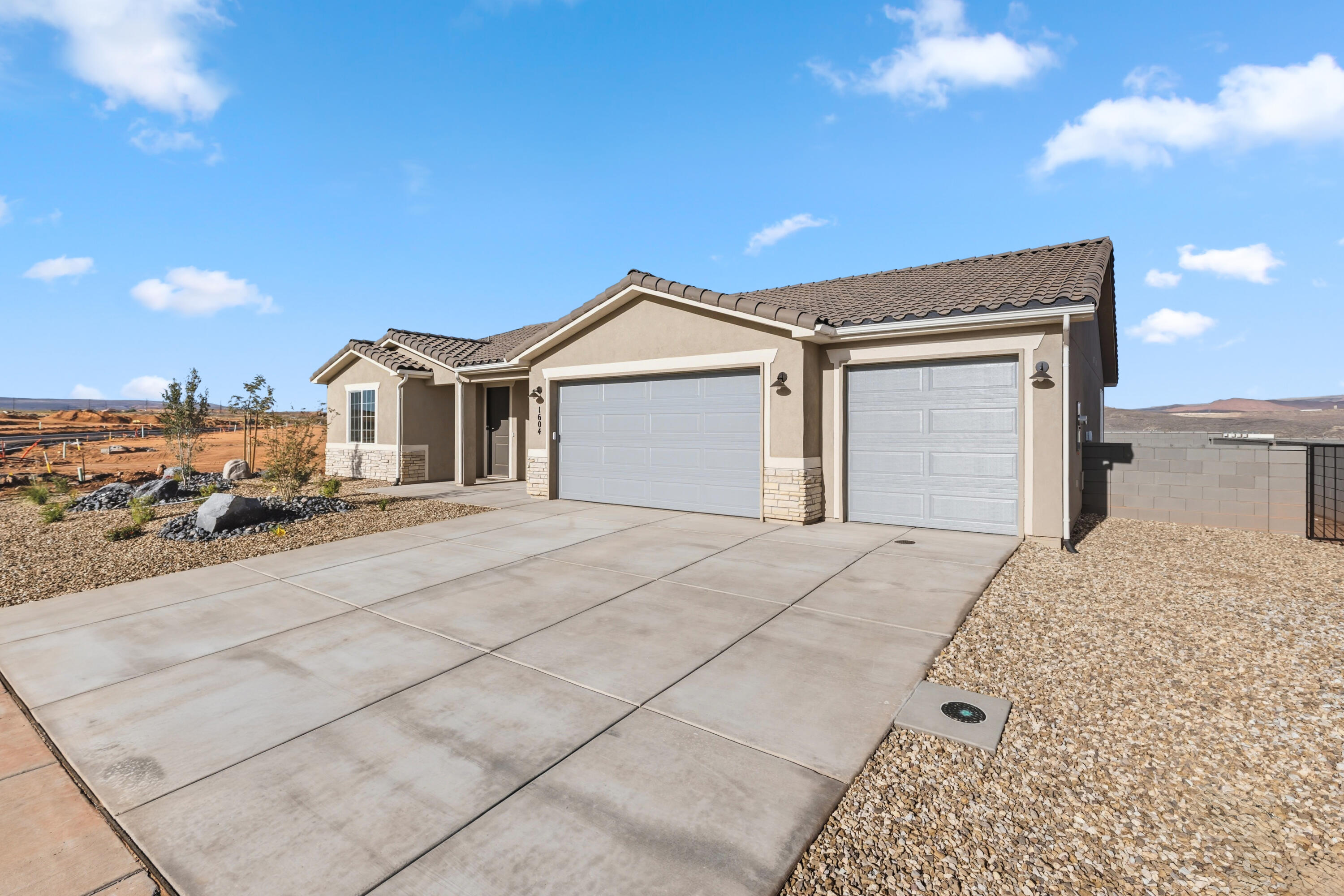 RED SLATE ESTATES - Residential