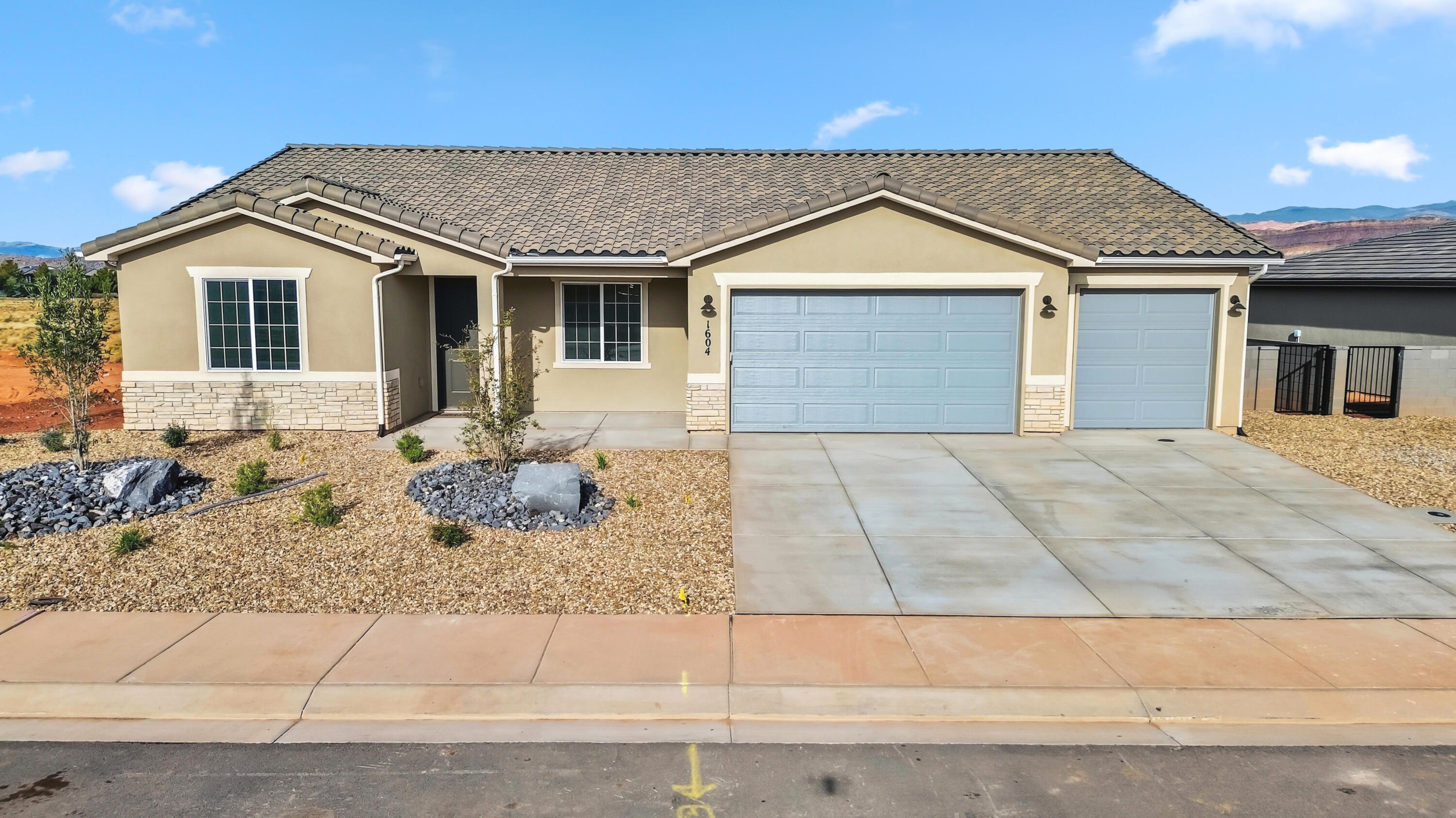 RED SLATE ESTATES - Residential