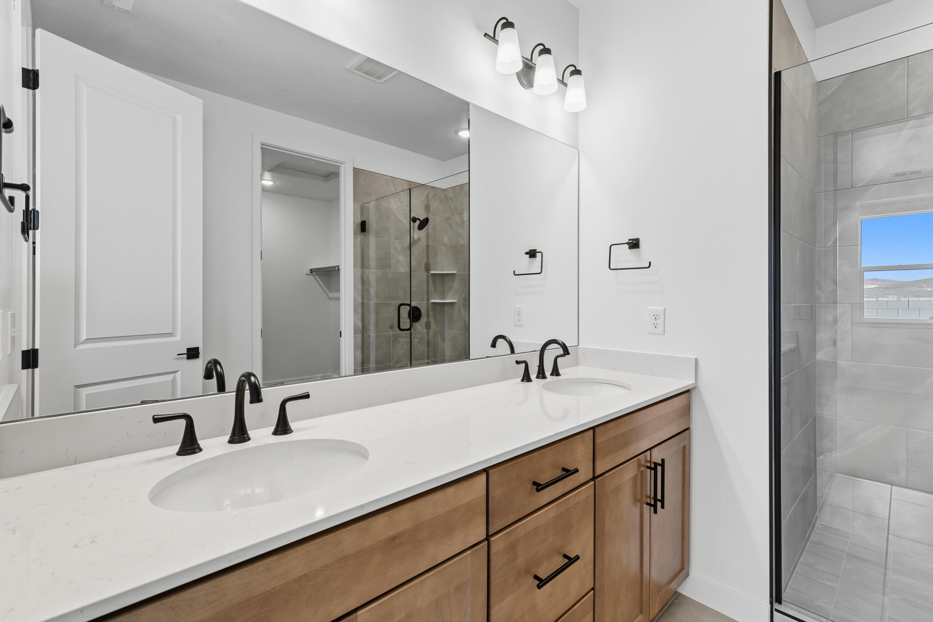 RED SLATE ESTATES - Residential