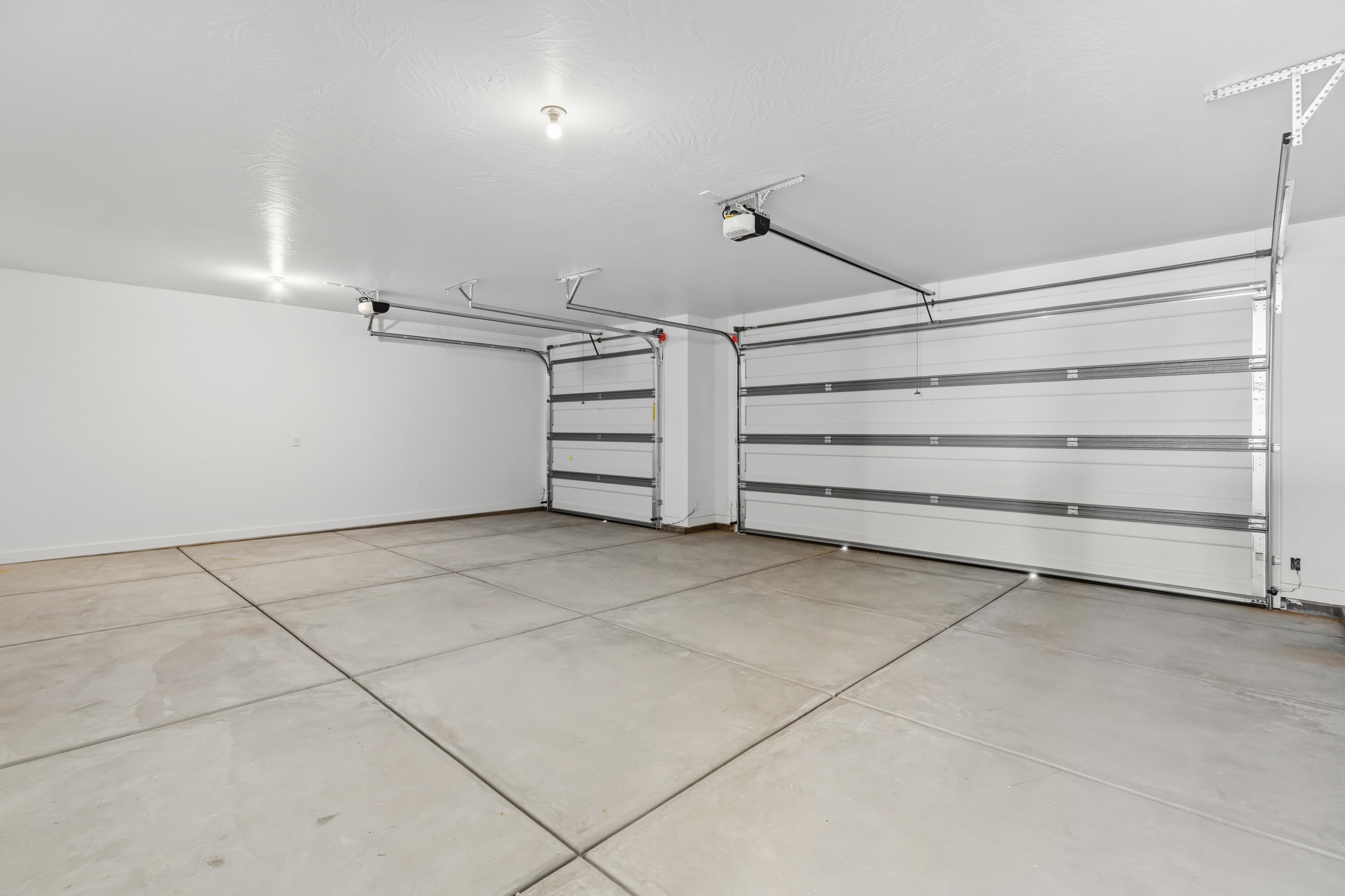 RED SLATE ESTATES - Residential