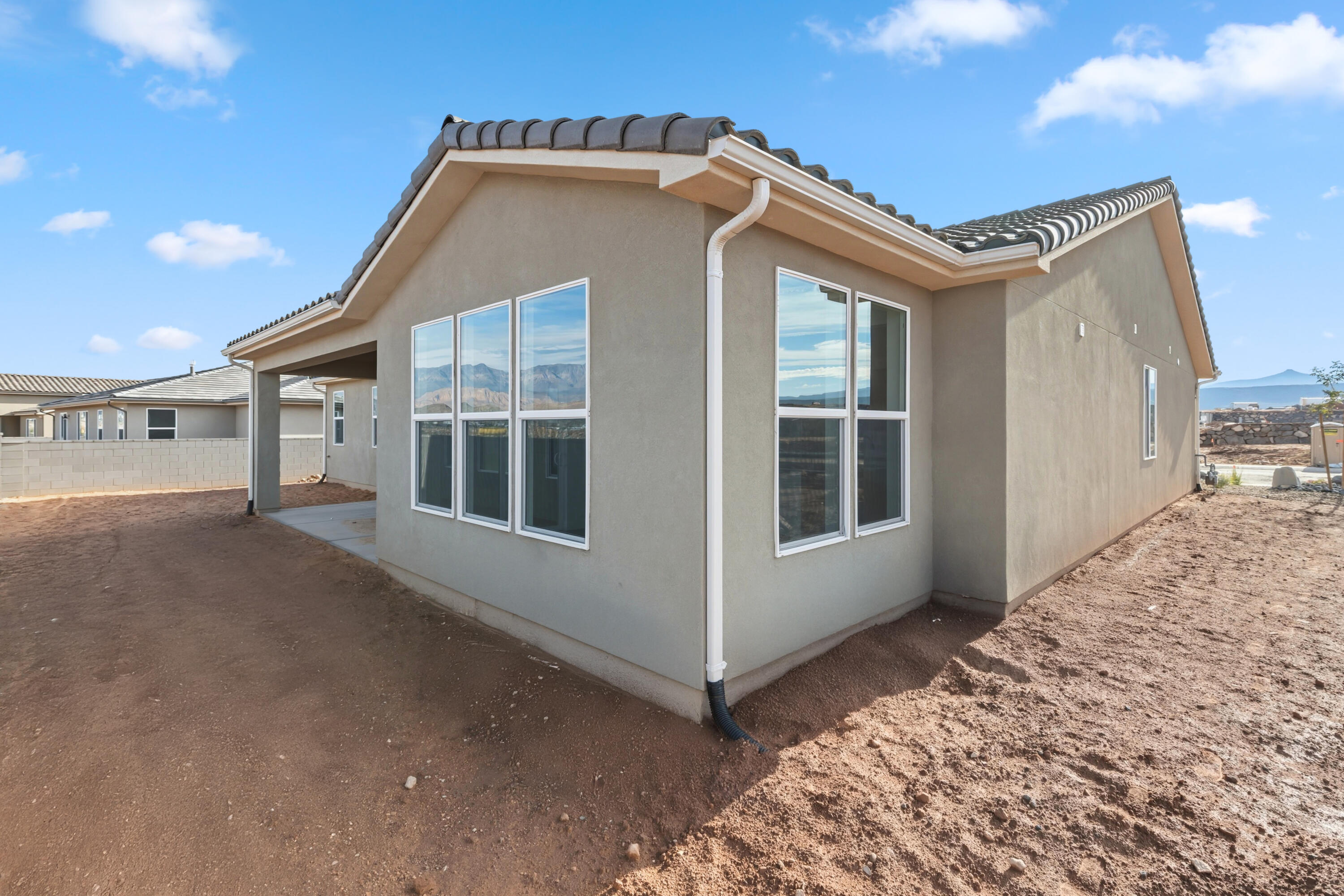 RED SLATE ESTATES - Residential