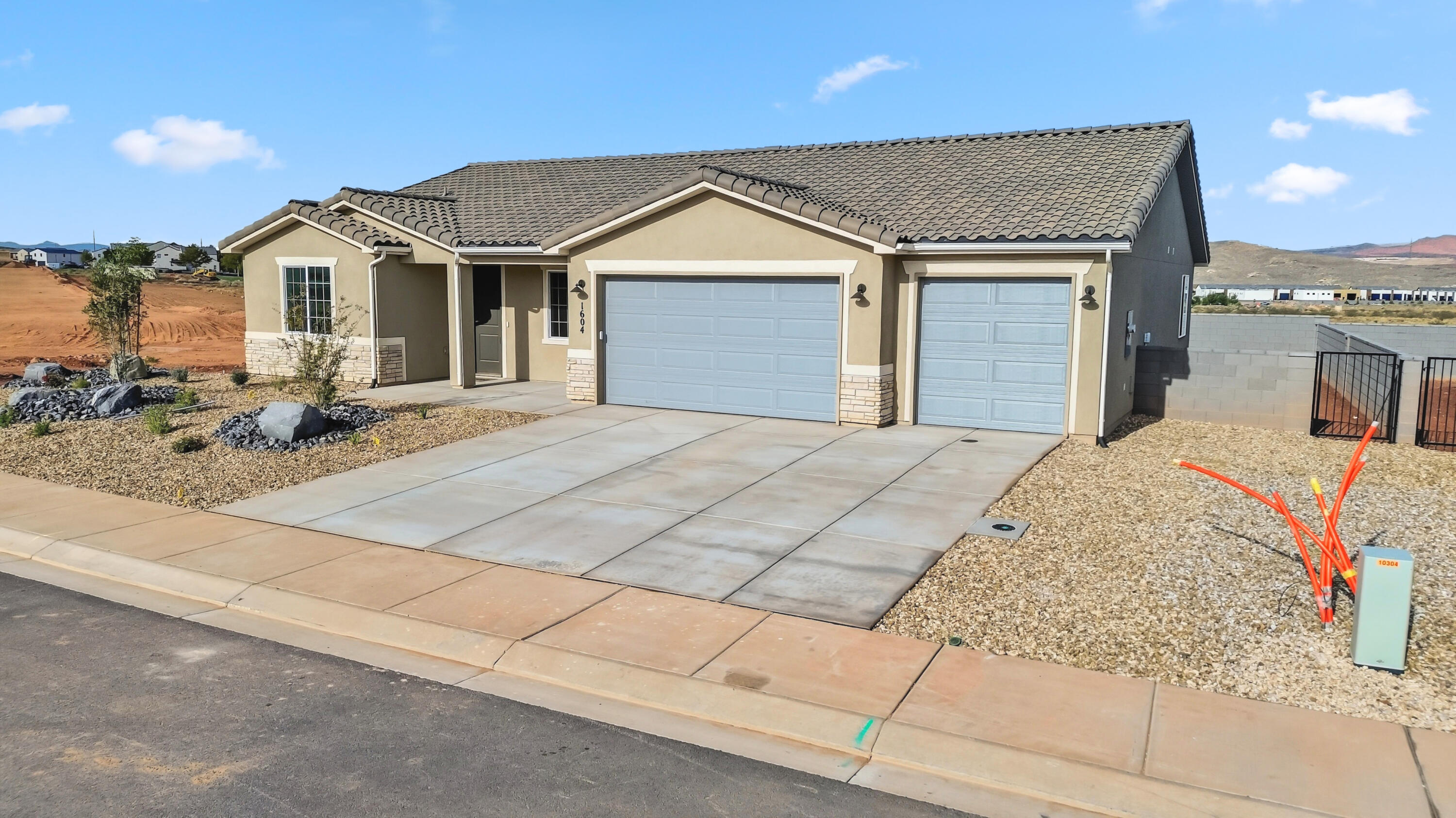 RED SLATE ESTATES - Residential