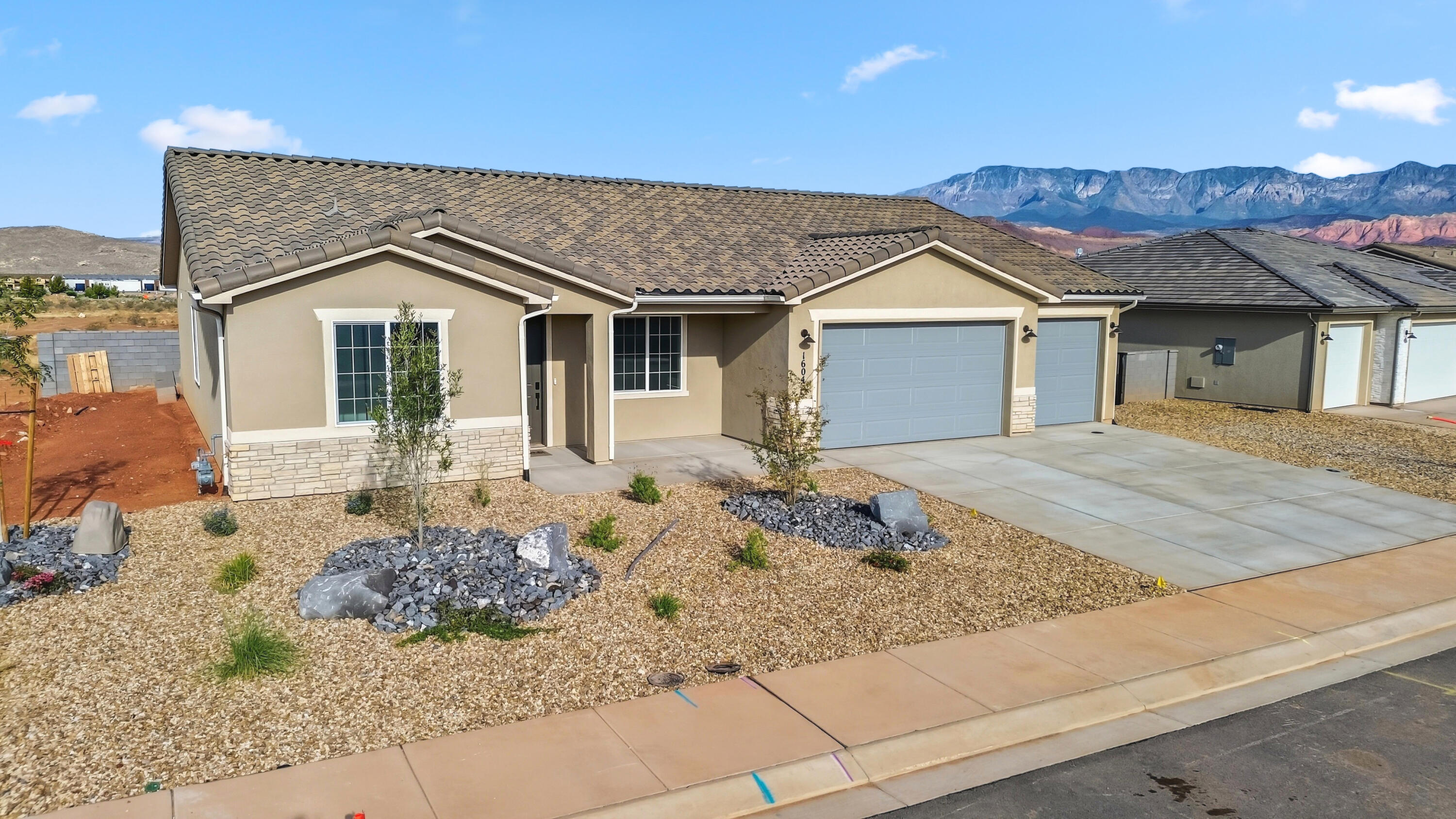 RED SLATE ESTATES - Residential