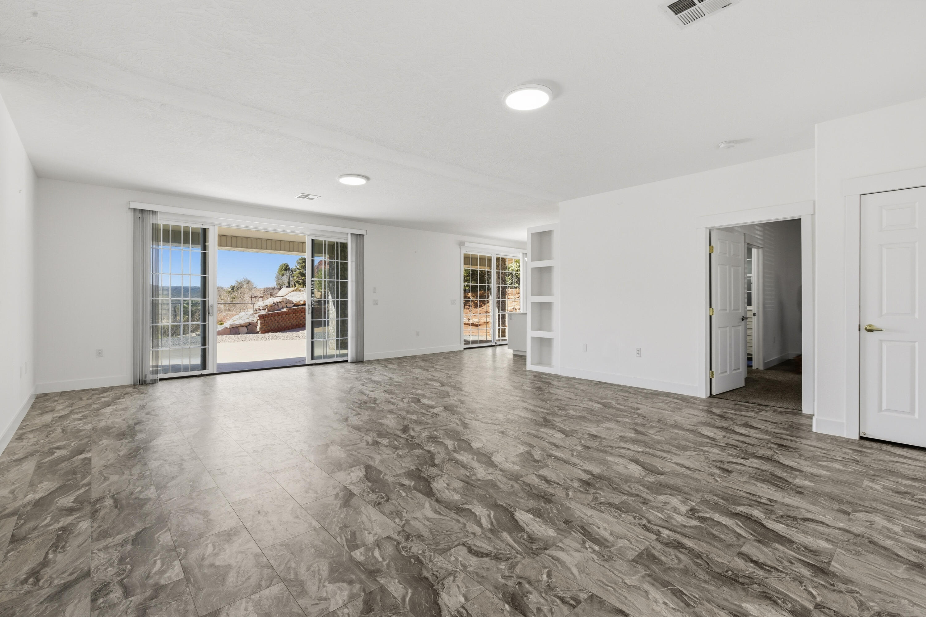 SANDSTONE TERRACE - Residential