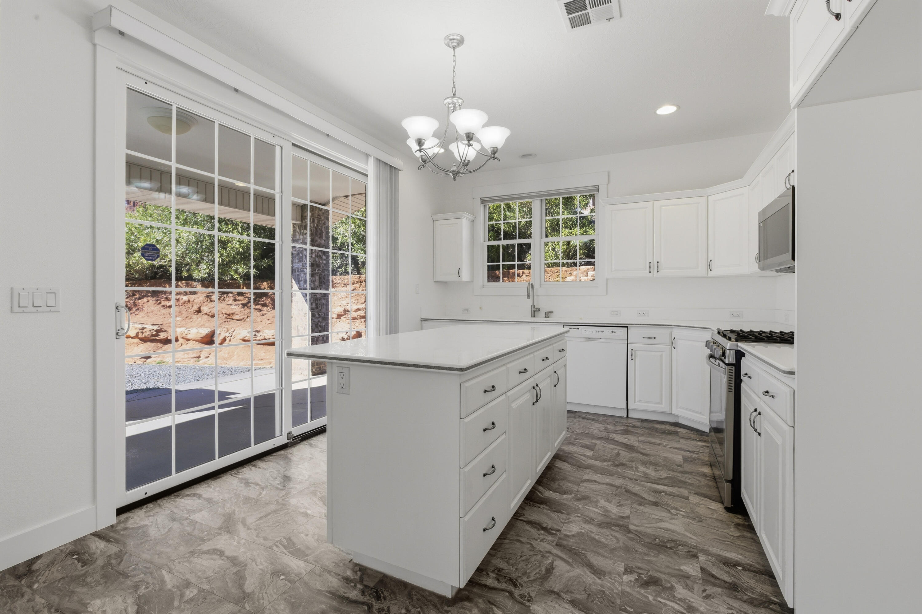 SANDSTONE TERRACE - Residential