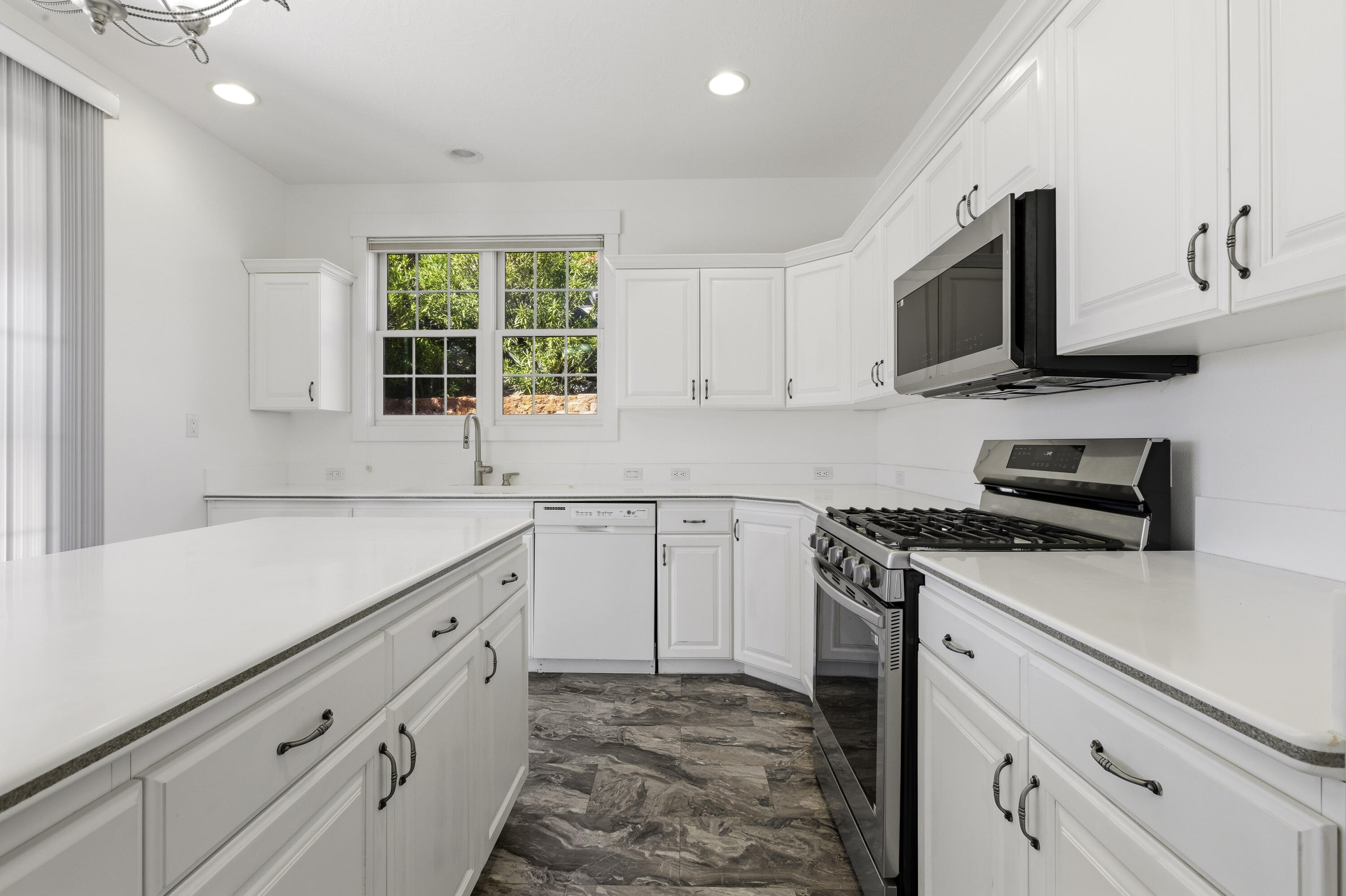 SANDSTONE TERRACE - Residential