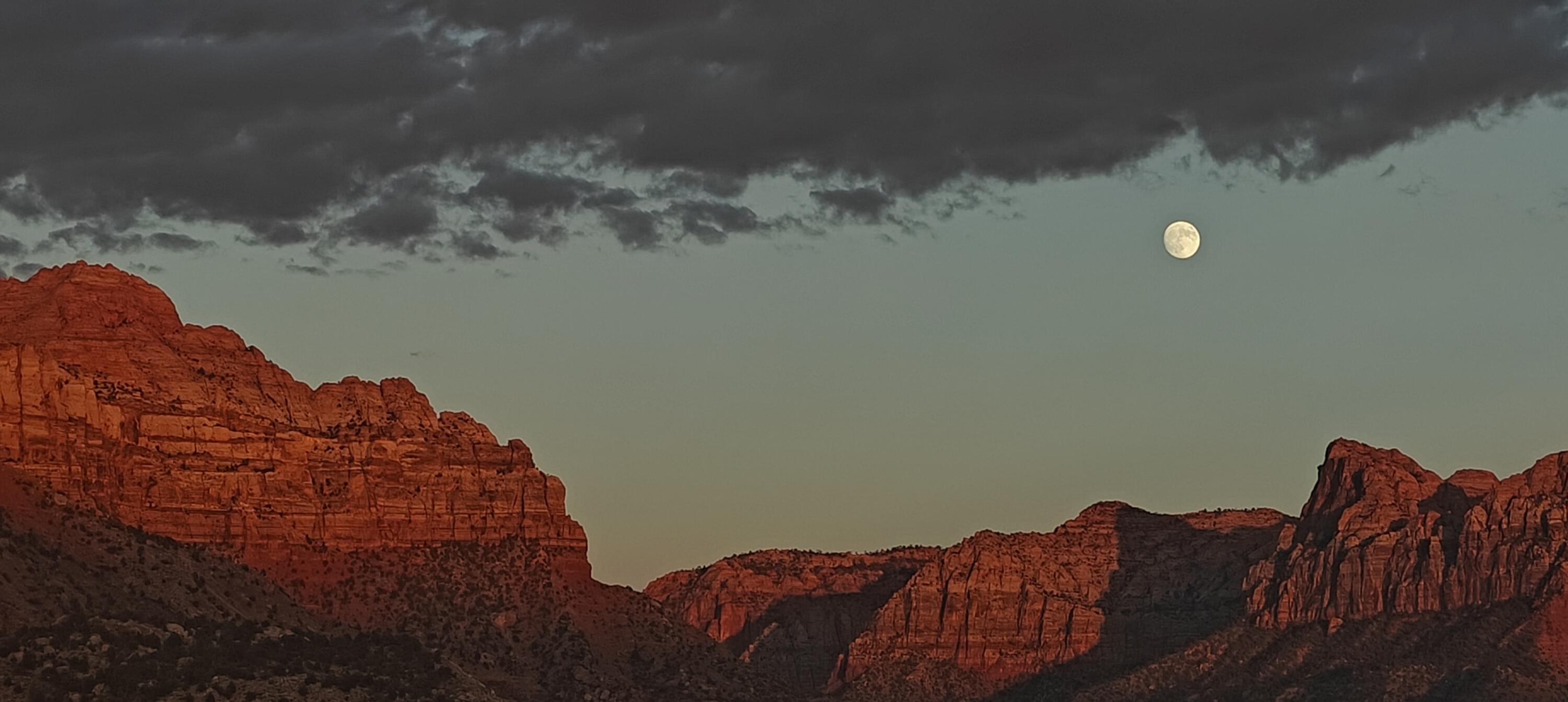 CANYON POINT - Residential