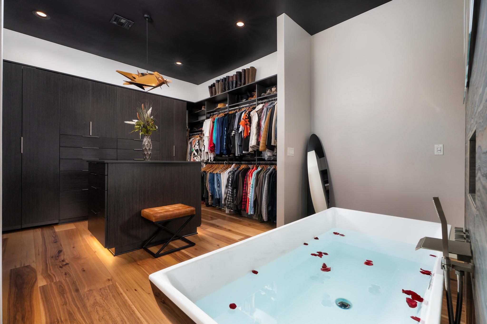 CANYON POINT - Residential