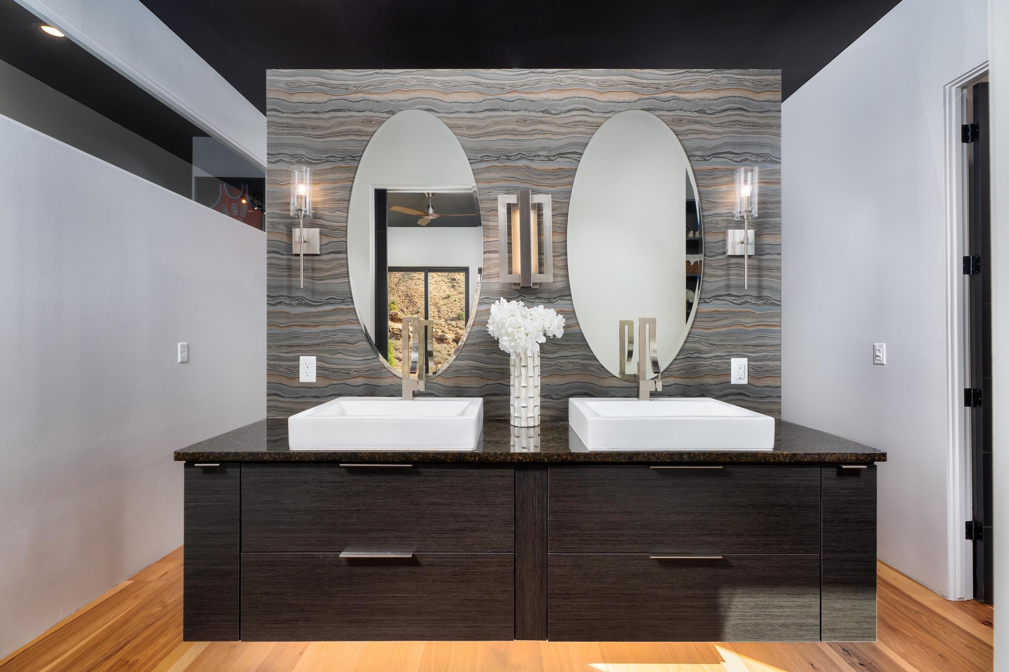 CANYON POINT - Residential