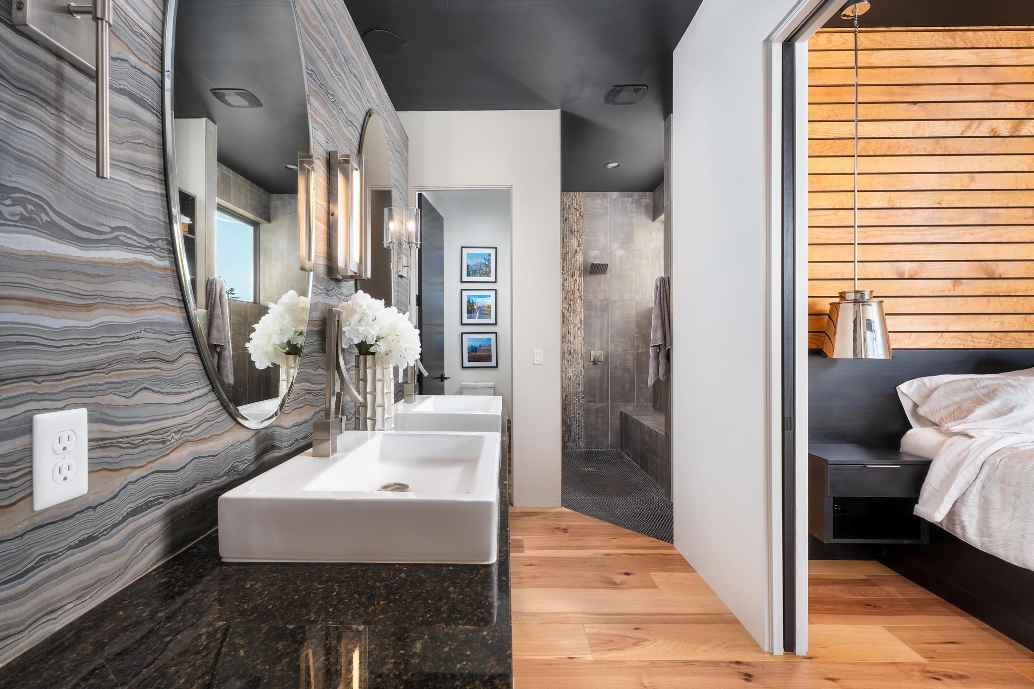 CANYON POINT - Residential