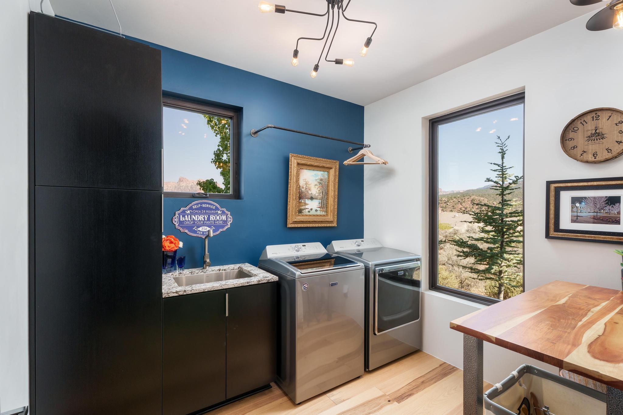 CANYON POINT - Residential