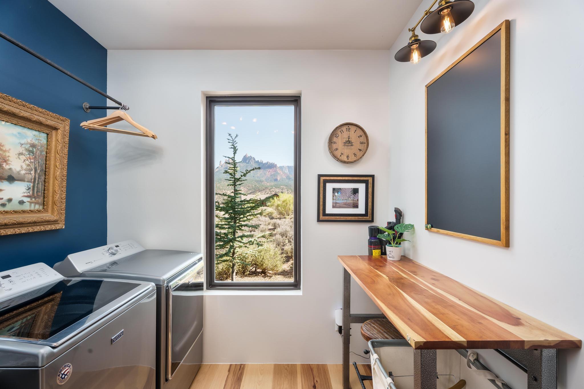 CANYON POINT - Residential