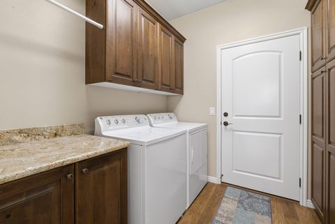 Tiny photo for 1731 Whitestone DR, Saint George, UT 84790 (MLS # 26-268490)