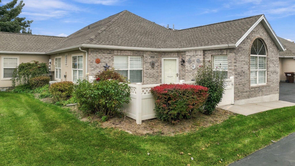 Photo of 9356 S Abbey View RD 16-A #16-A, West Jordan, UT 84088 (MLS # 26-277209)