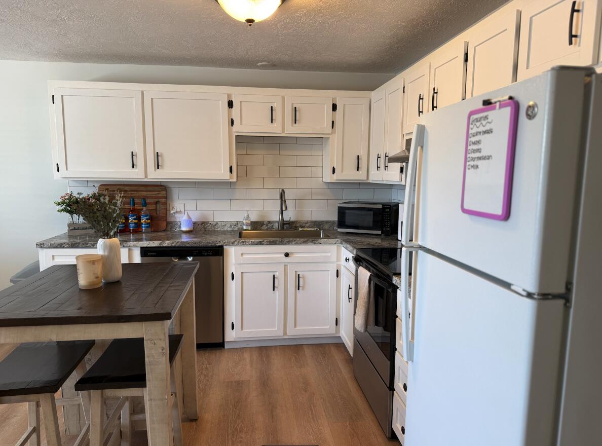 CACTUS ROAD CONDOS - Residential