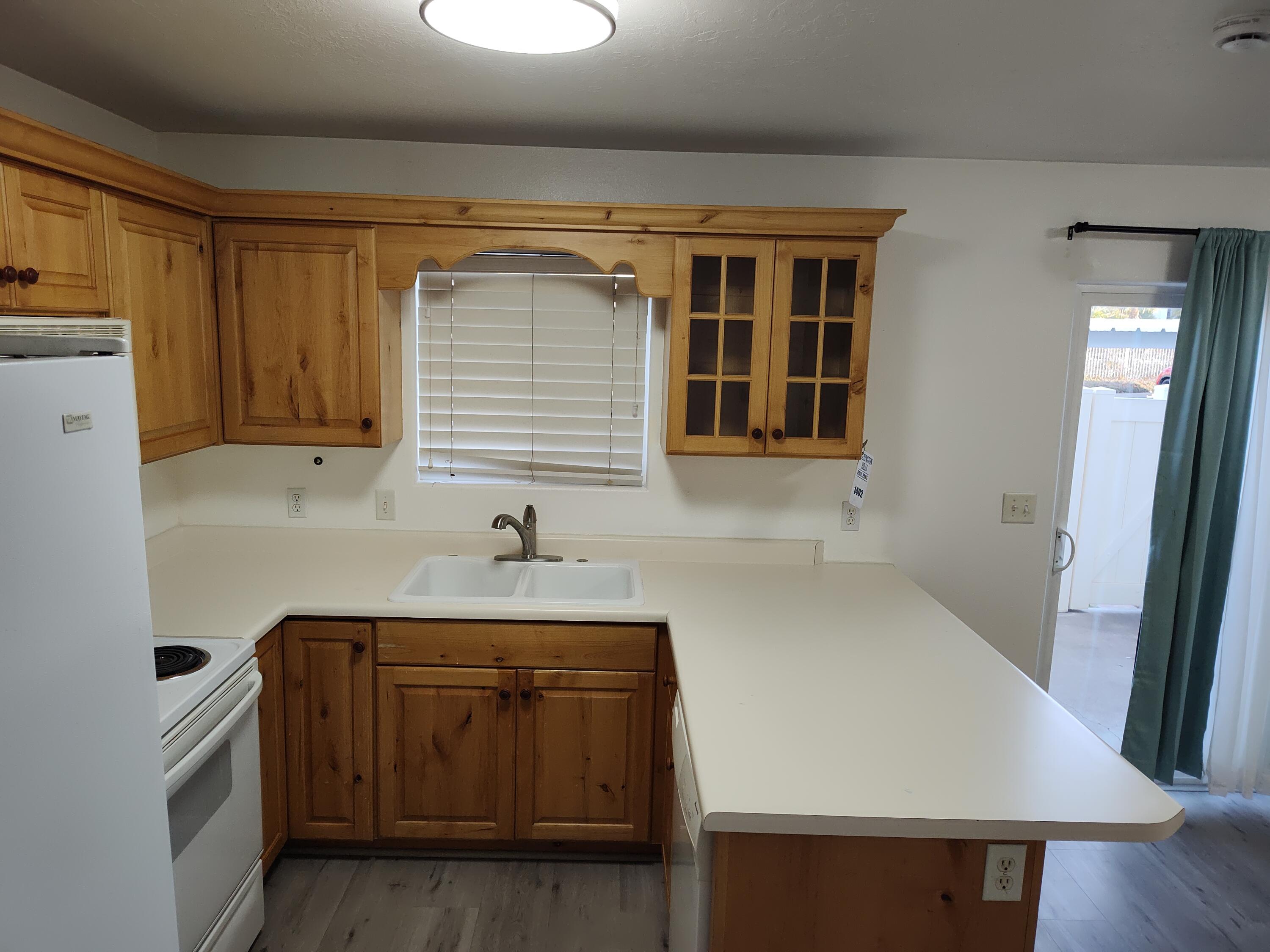 LEXINGTON HILLS TOWNHOMES - Residential