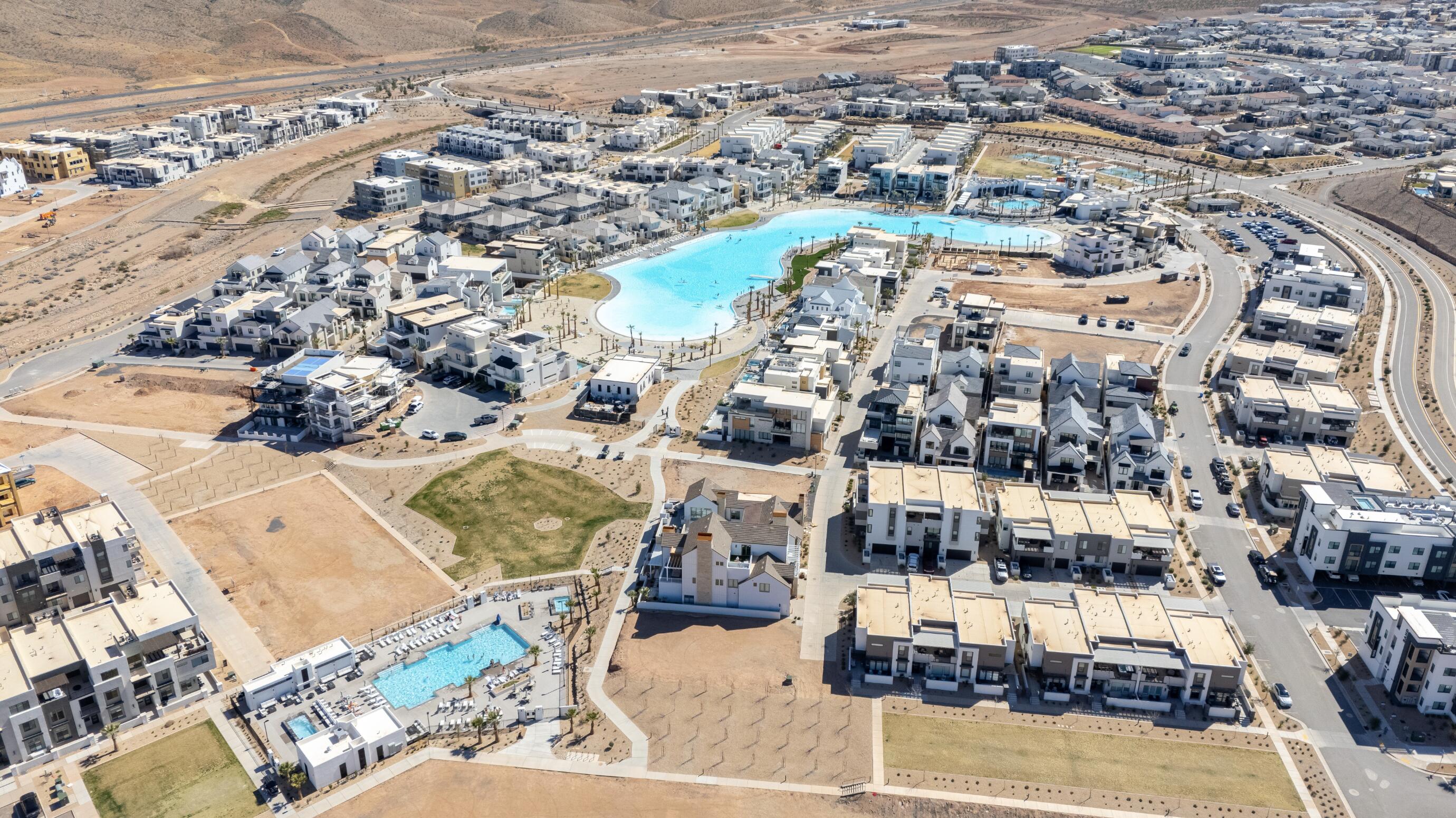 DESERT COLOR RESORT - Residential