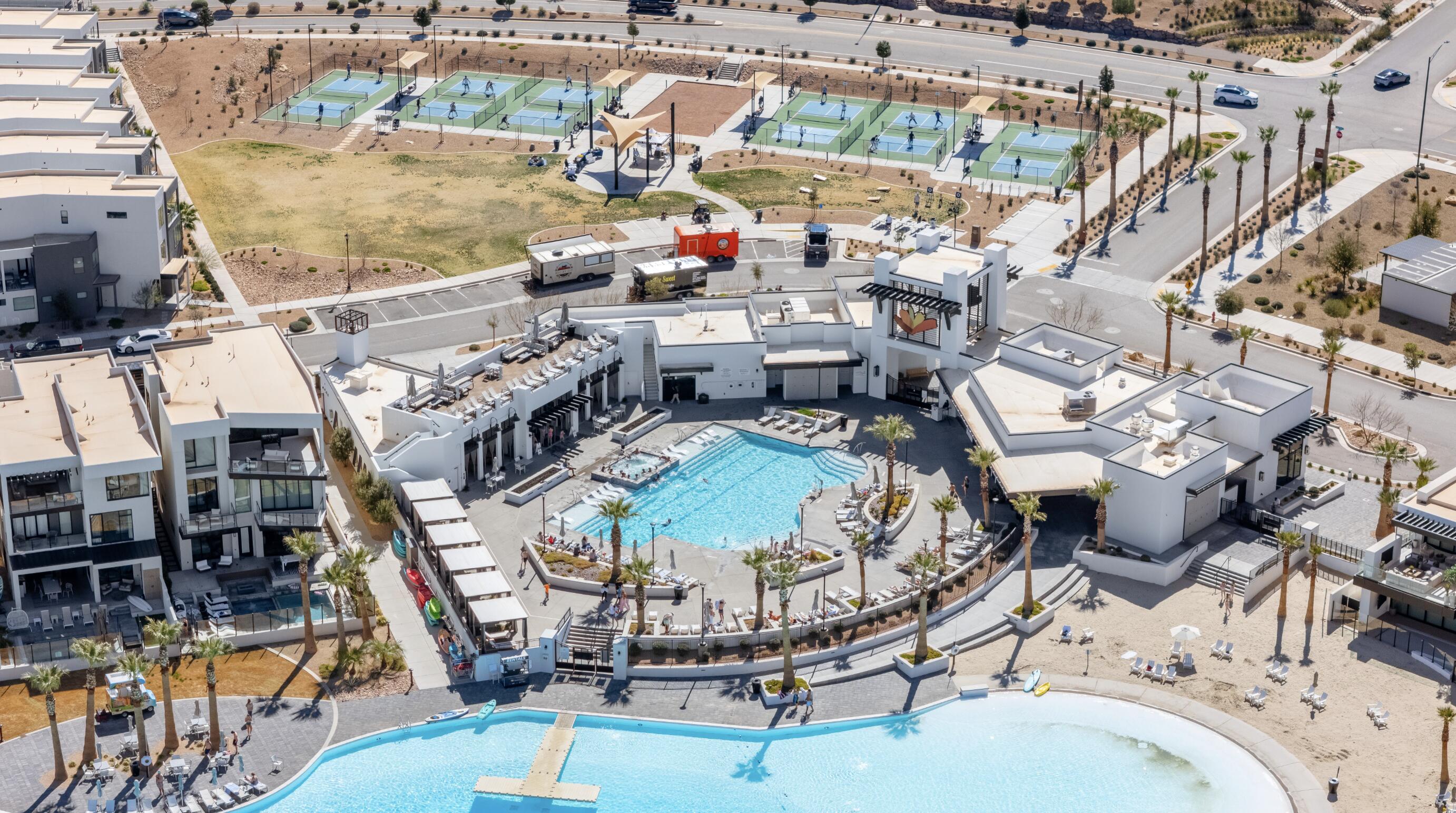 DESERT COLOR RESORT - Residential