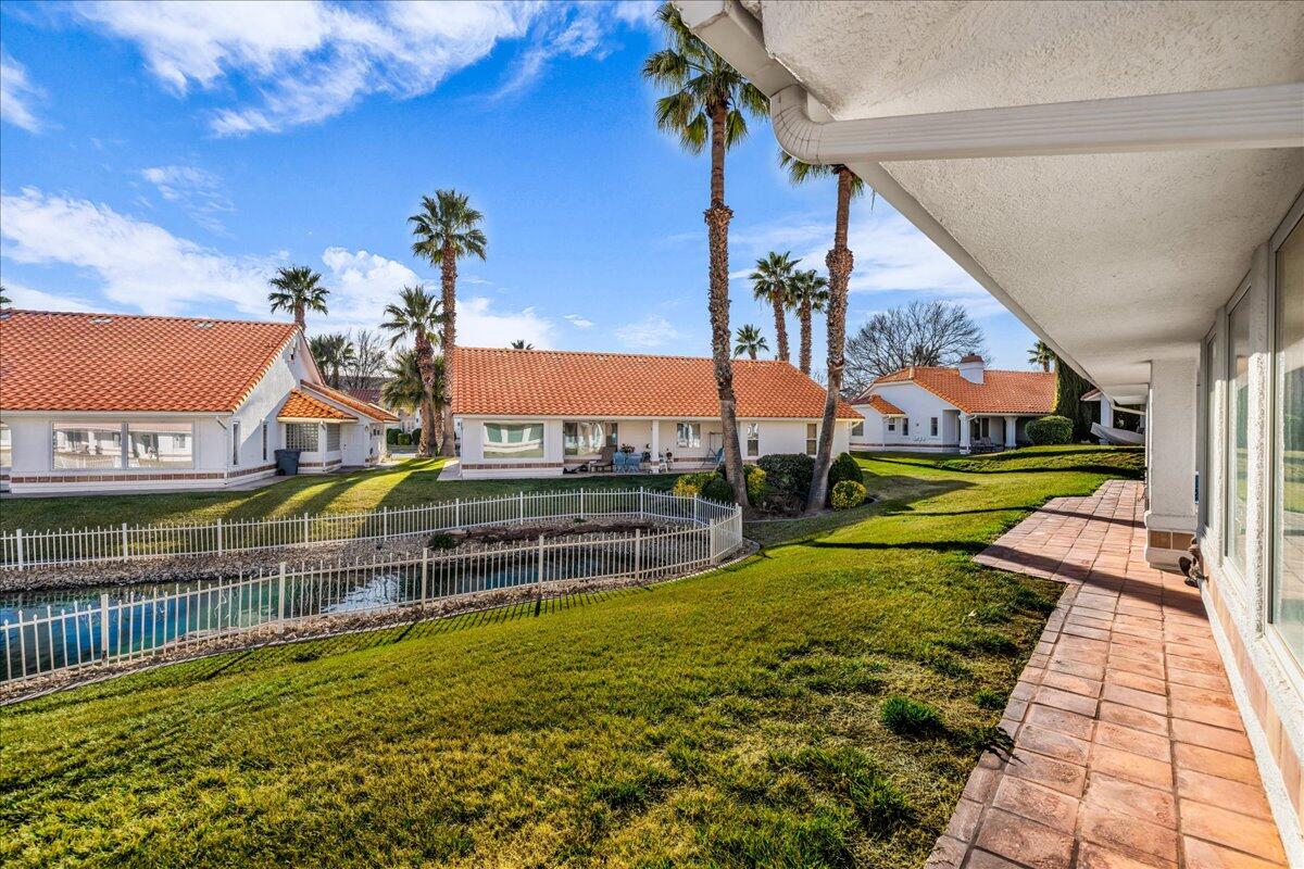 CRYSTAL LAKES TOWNHOMES - Residential