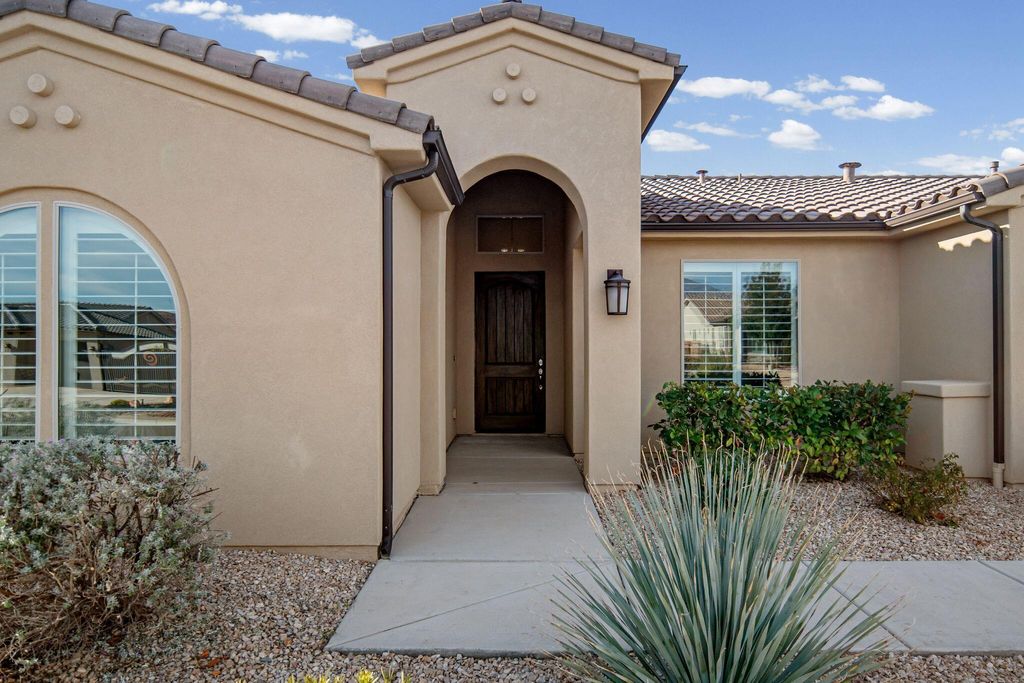 Photo of 195 W VIA MODELO, Washington, UT 84780 (MLS # 25-266286)