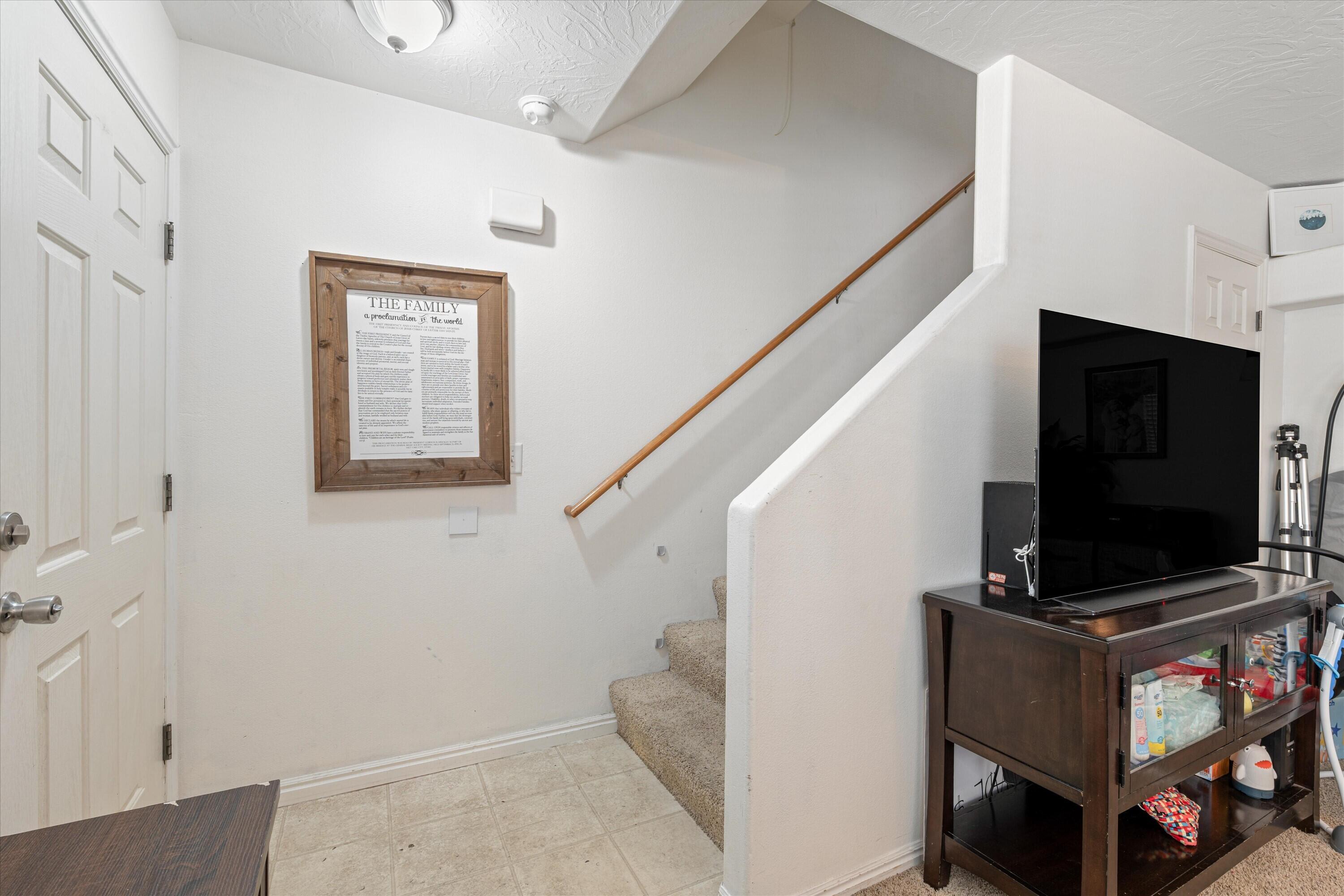 LEXINGTON HILLS TOWNHOMES - Residential