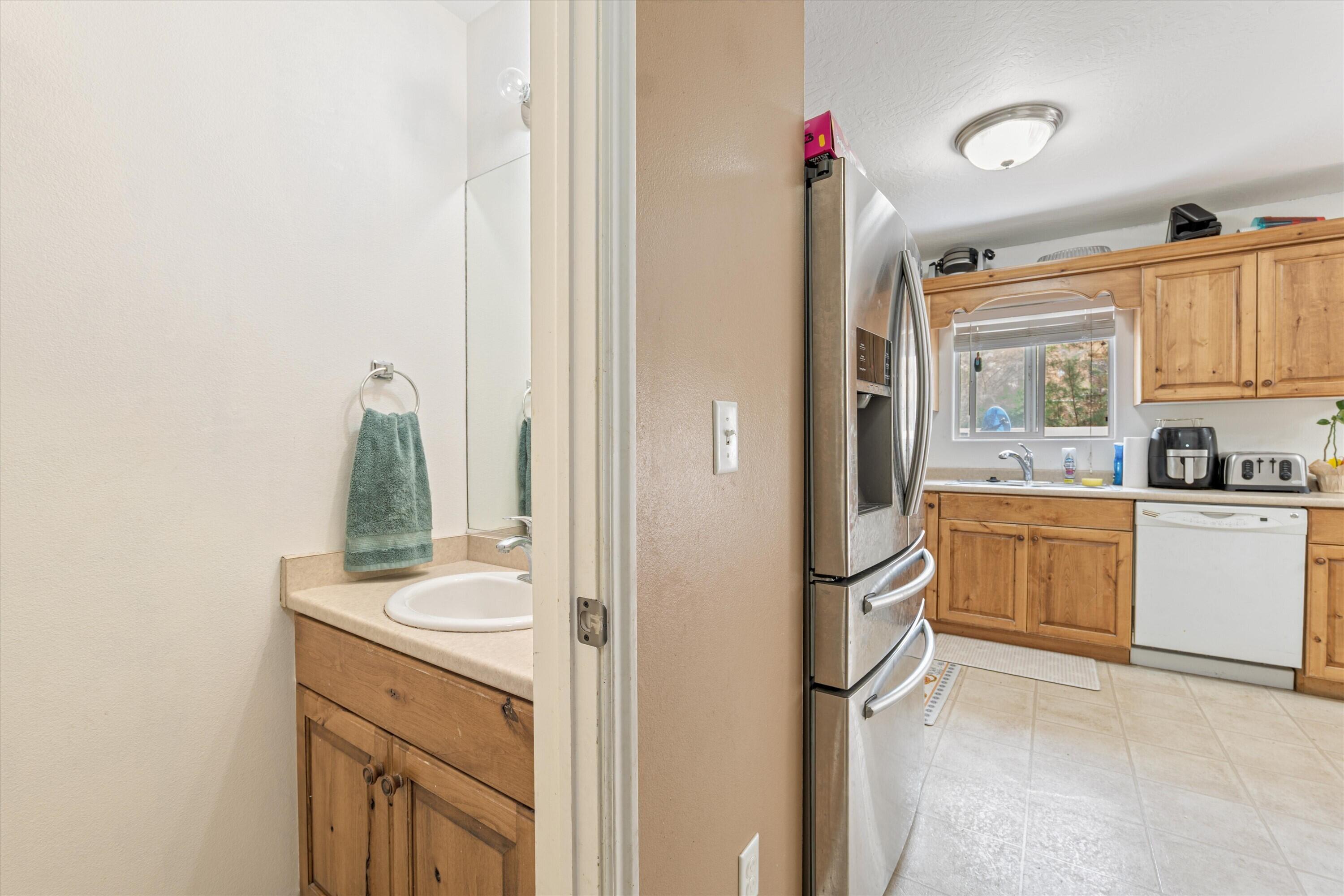 LEXINGTON HILLS TOWNHOMES - Residential