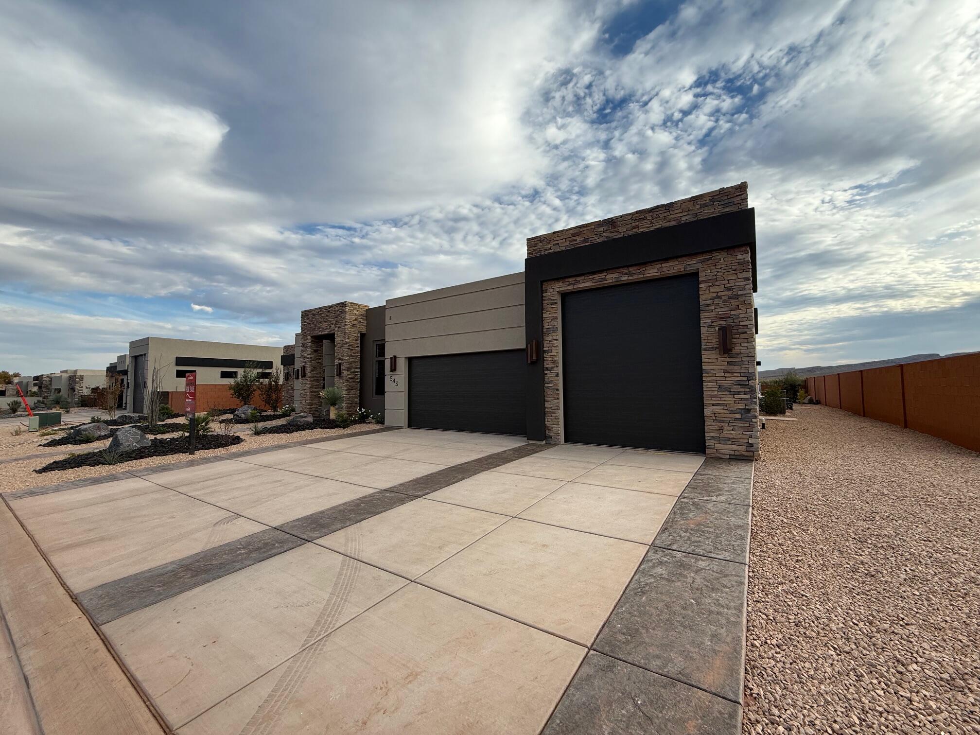 ONYX VALLEY - Residential