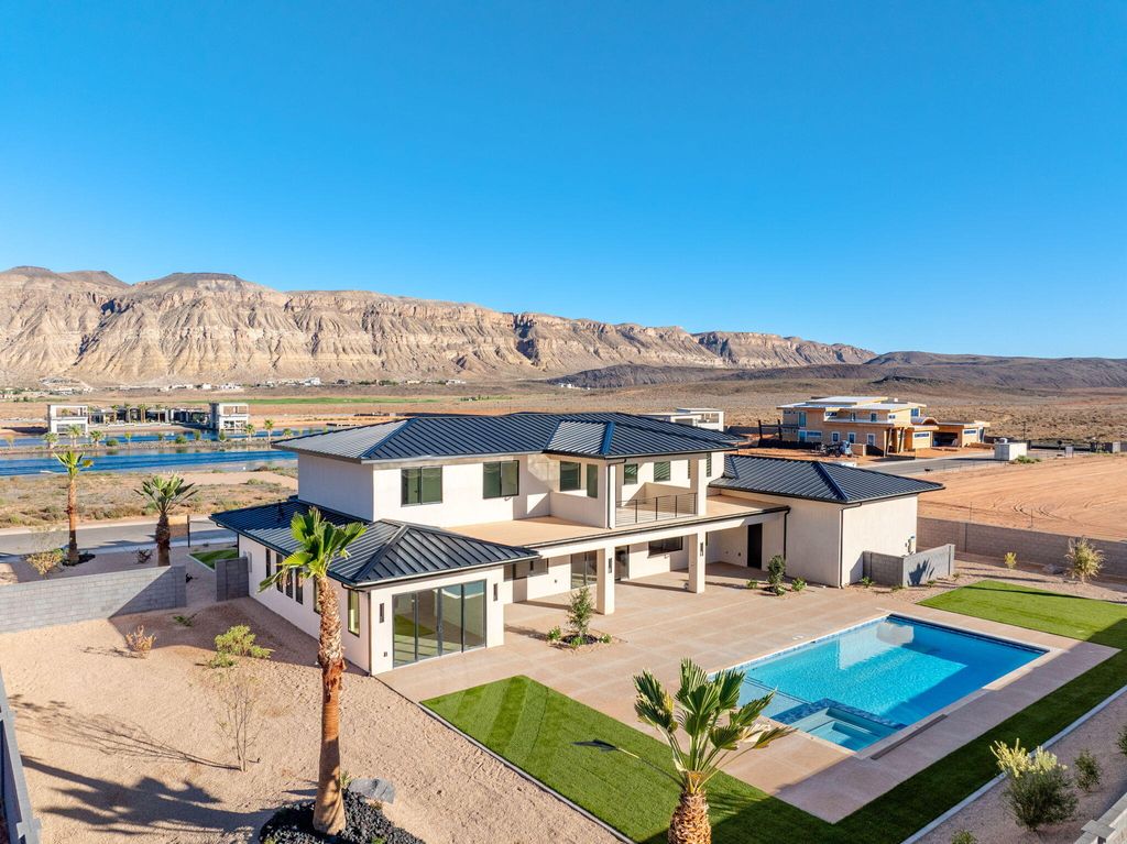 Photo of 4224 S Shore DR, Hurricane, UT 84737 (MLS # 25-266146)