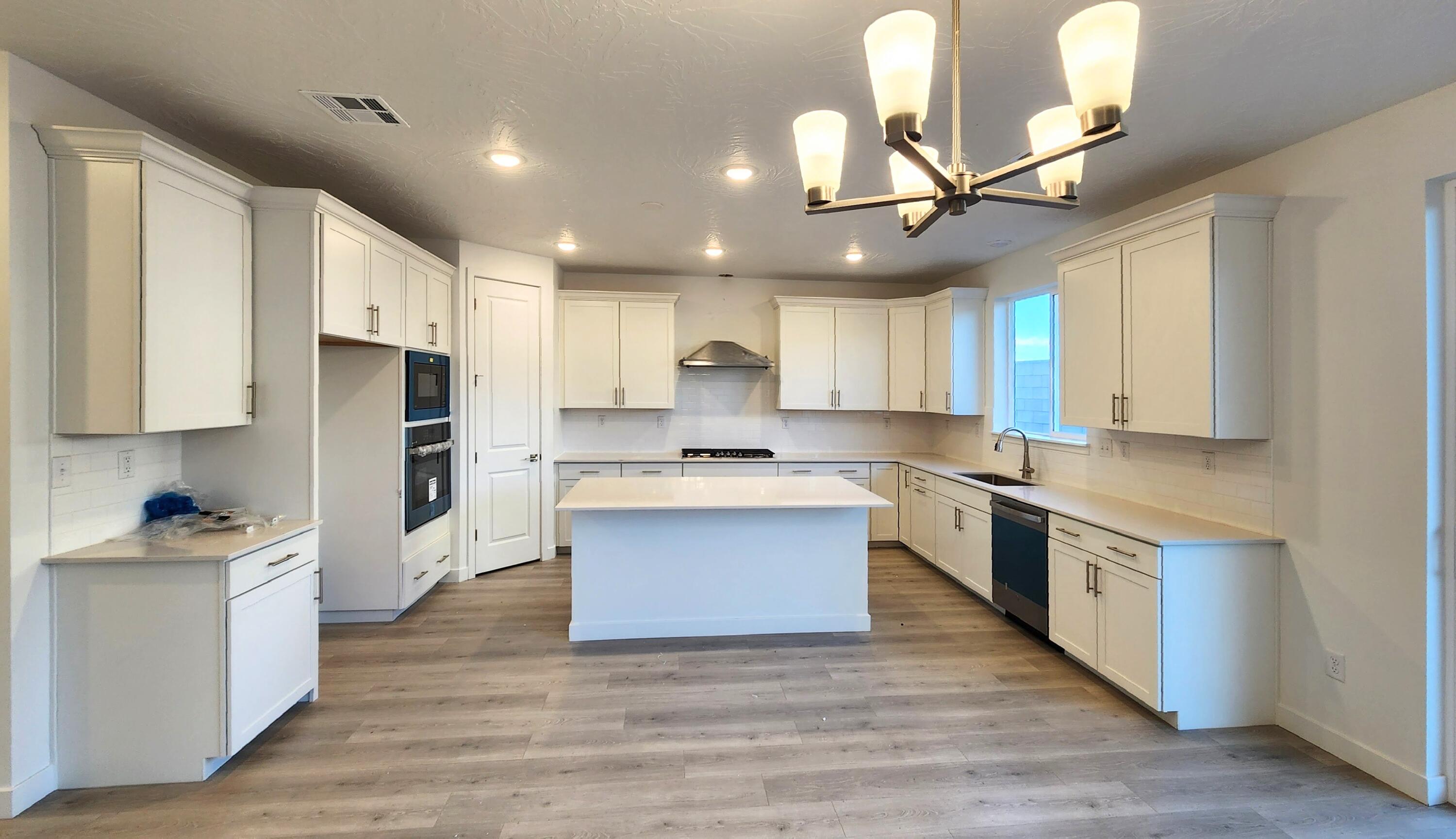 RED SLATE ESTATES - Residential