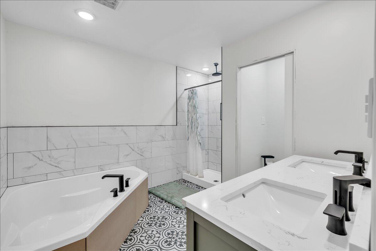 BLOOMINGTON RANCHES - Residential Income