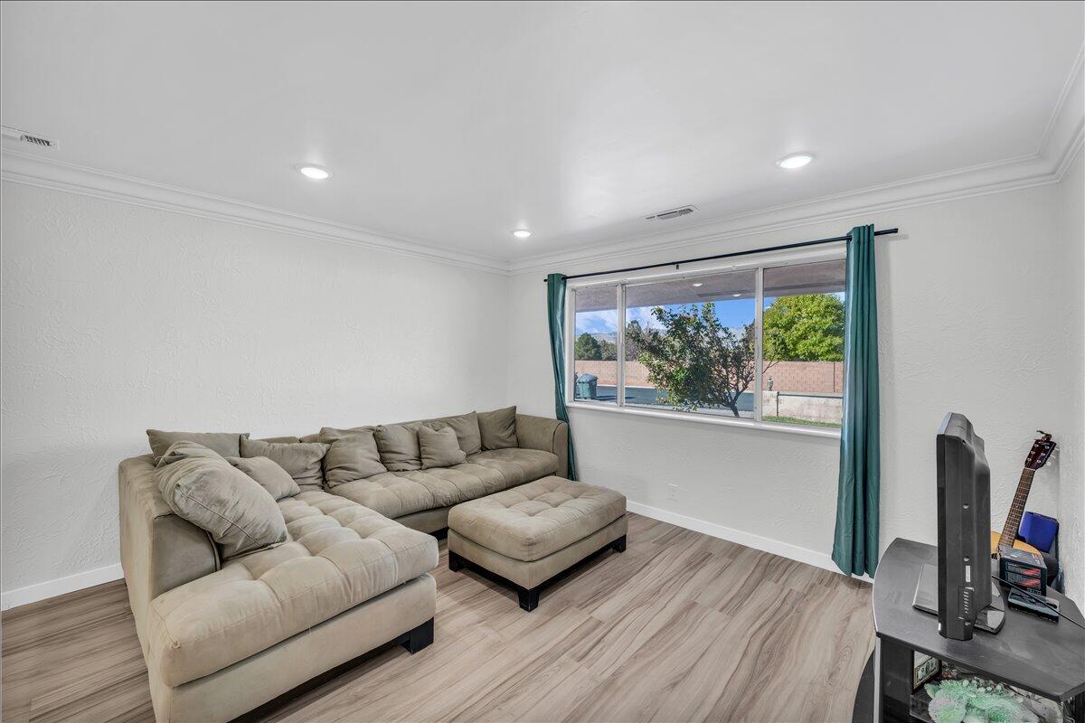 BLOOMINGTON RANCHES - Residential Income