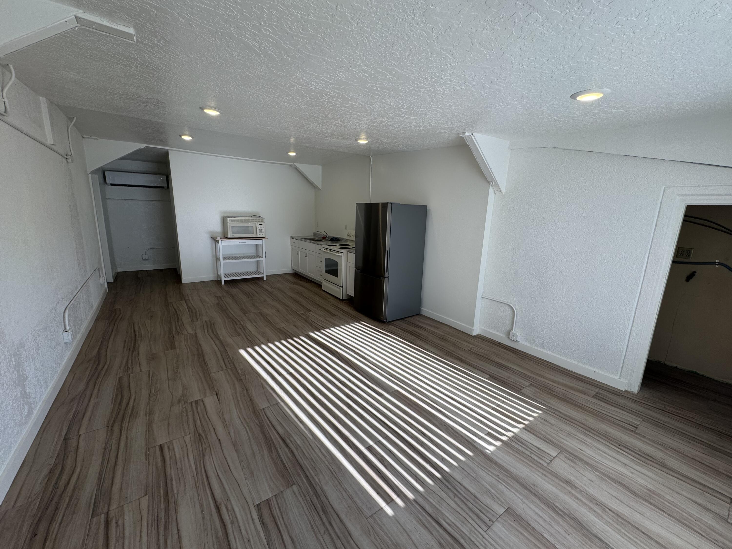 BLOOMINGTON RANCHES - Residential Income