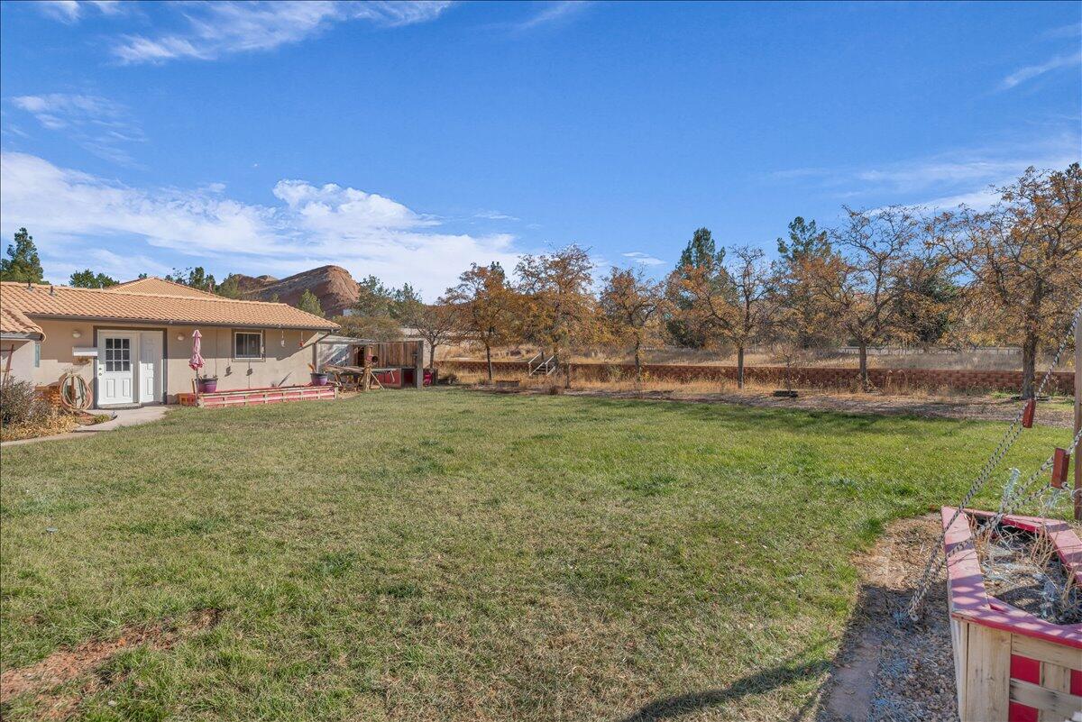 BLOOMINGTON RANCHES - Residential Income