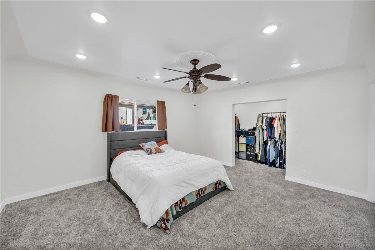 BLOOMINGTON RANCHES - Residential Income