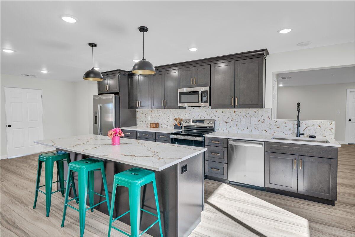 BLOOMINGTON RANCHES - Residential Income