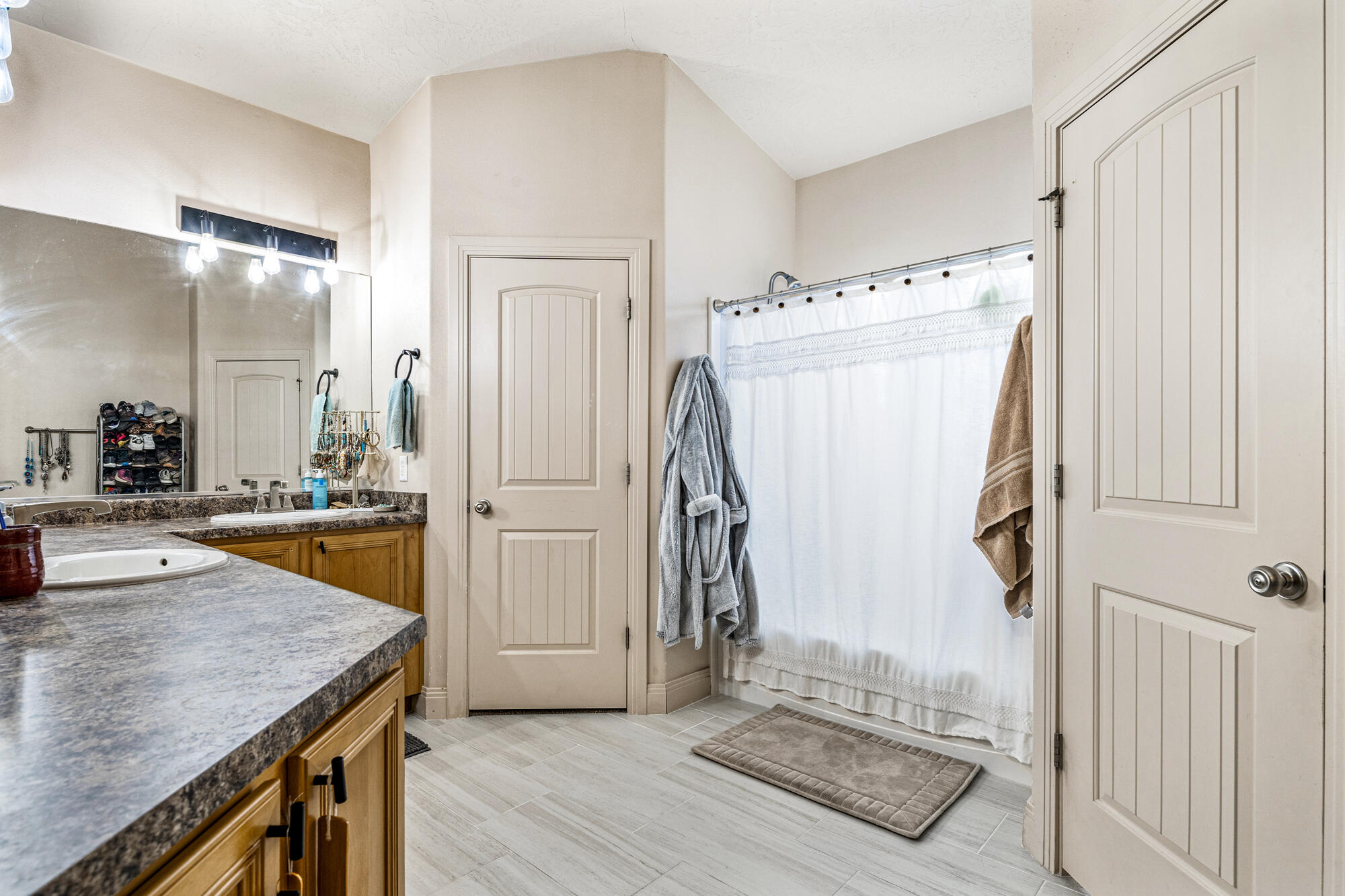 RED ROCK CANYON - Residential