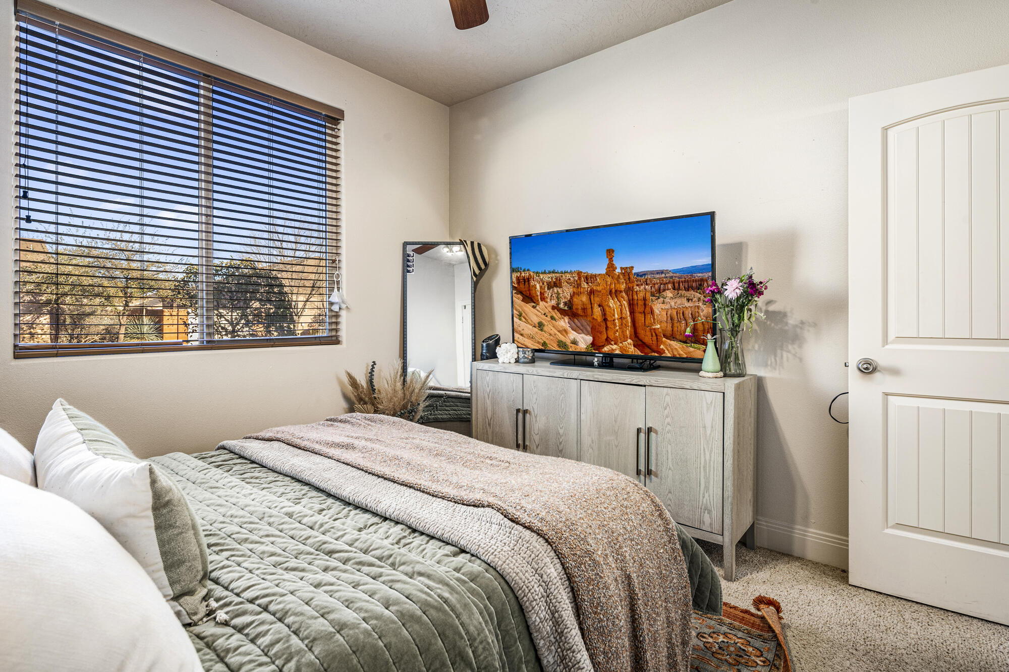 RED ROCK CANYON - Residential