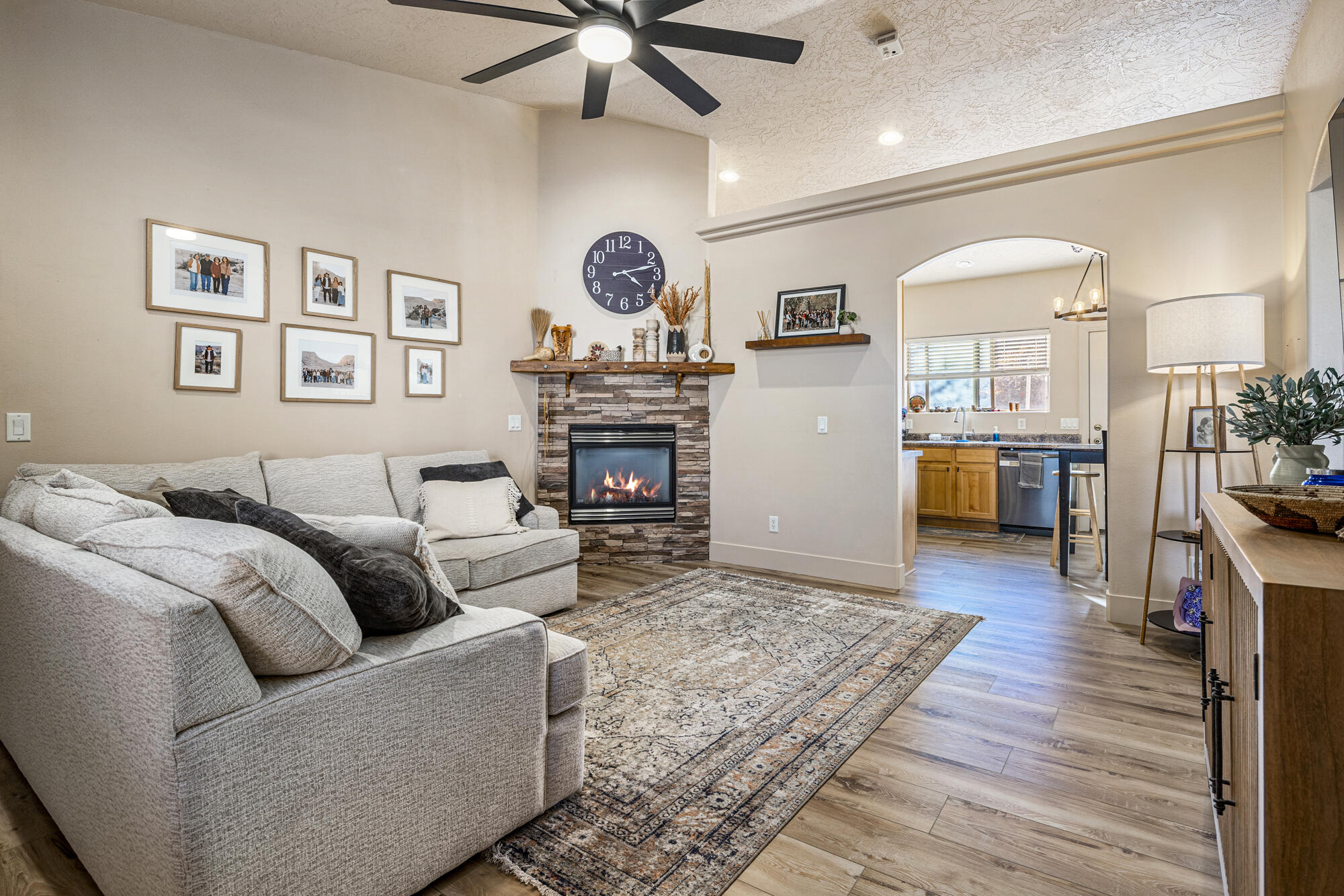 RED ROCK CANYON - Residential