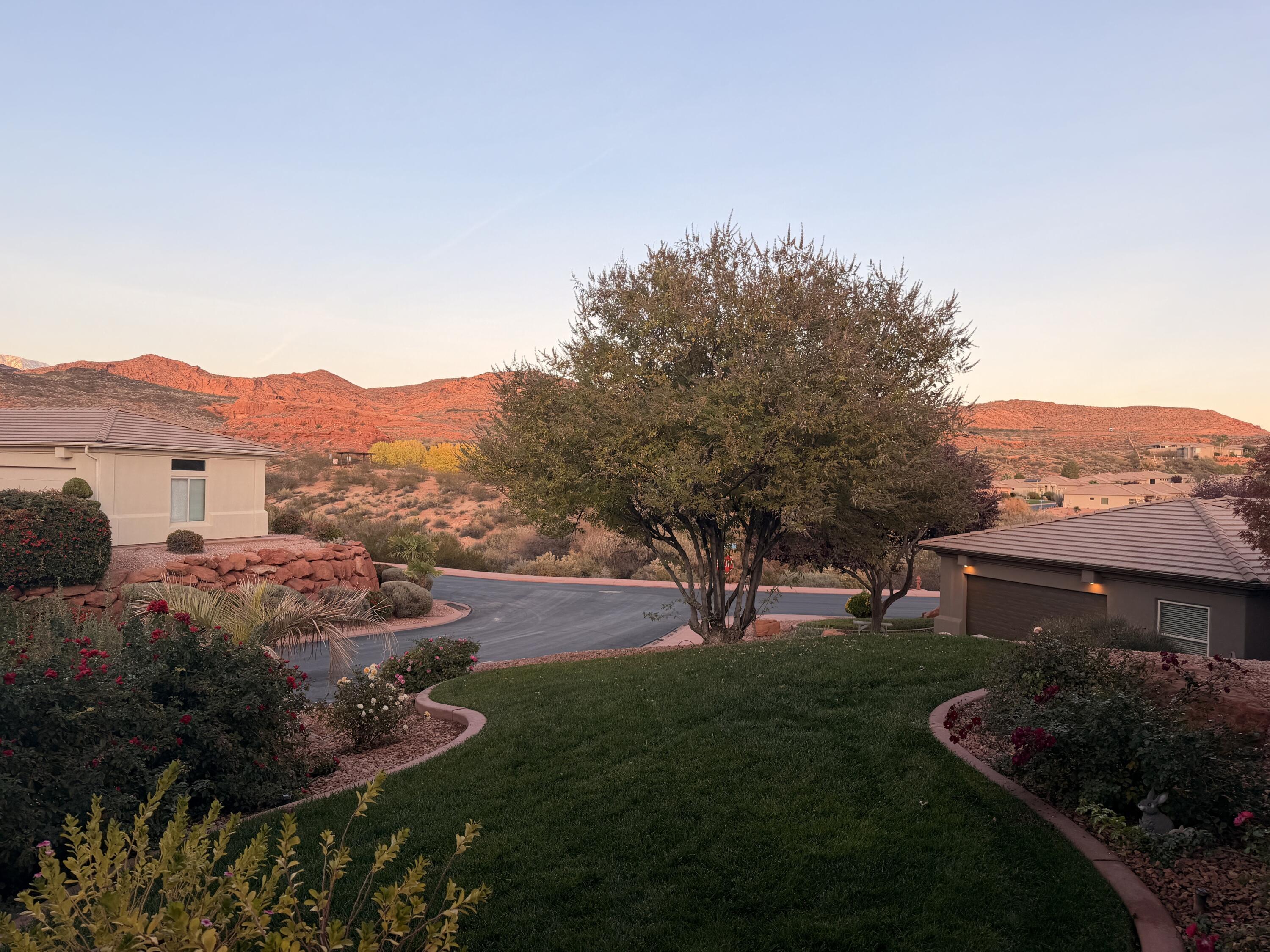 PARADISE CANYON - Residential