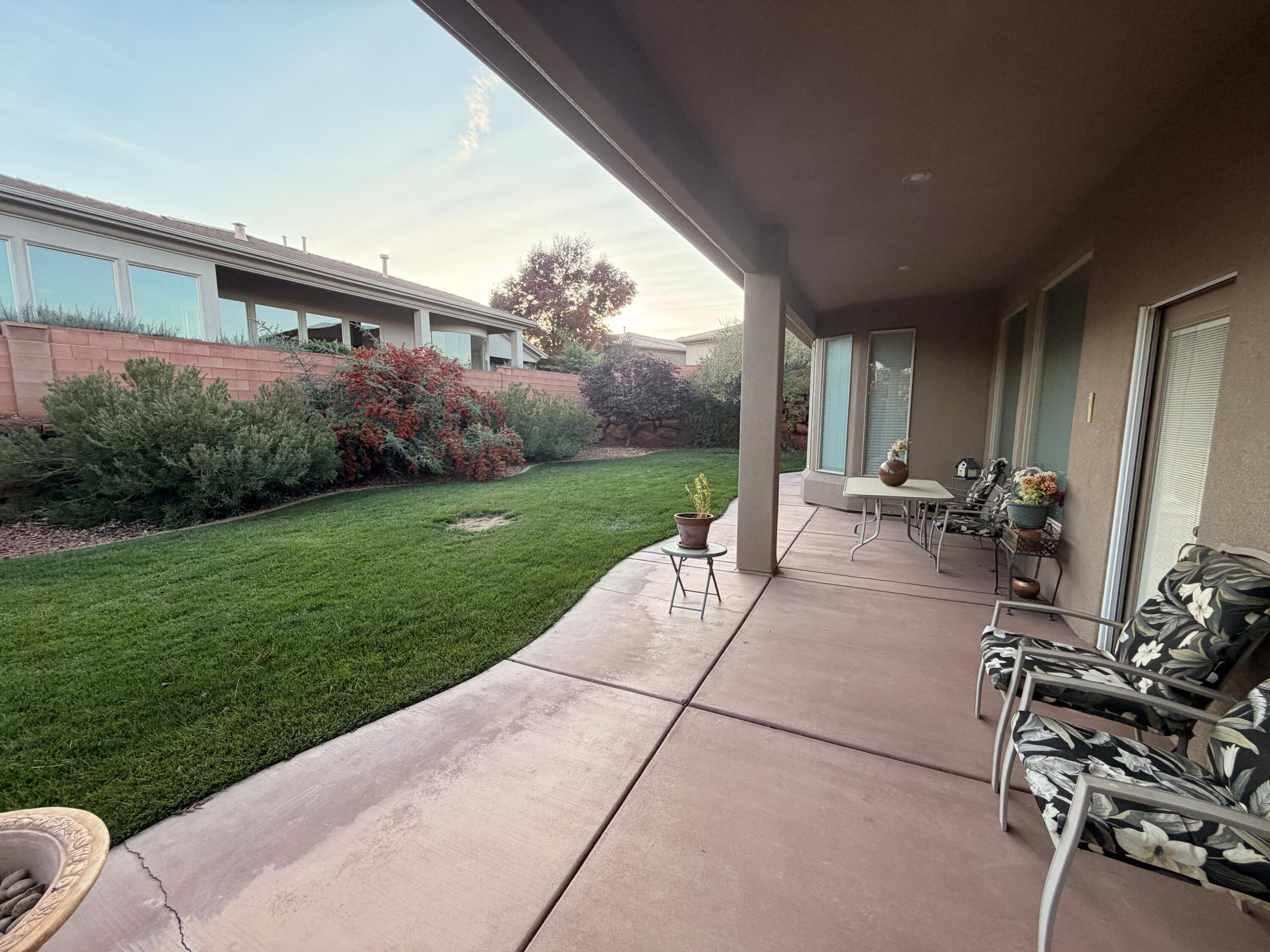 PARADISE CANYON - Residential